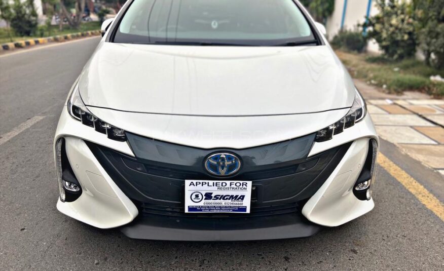 Toyota Prius PHV (Plug In Hybrid) 2017