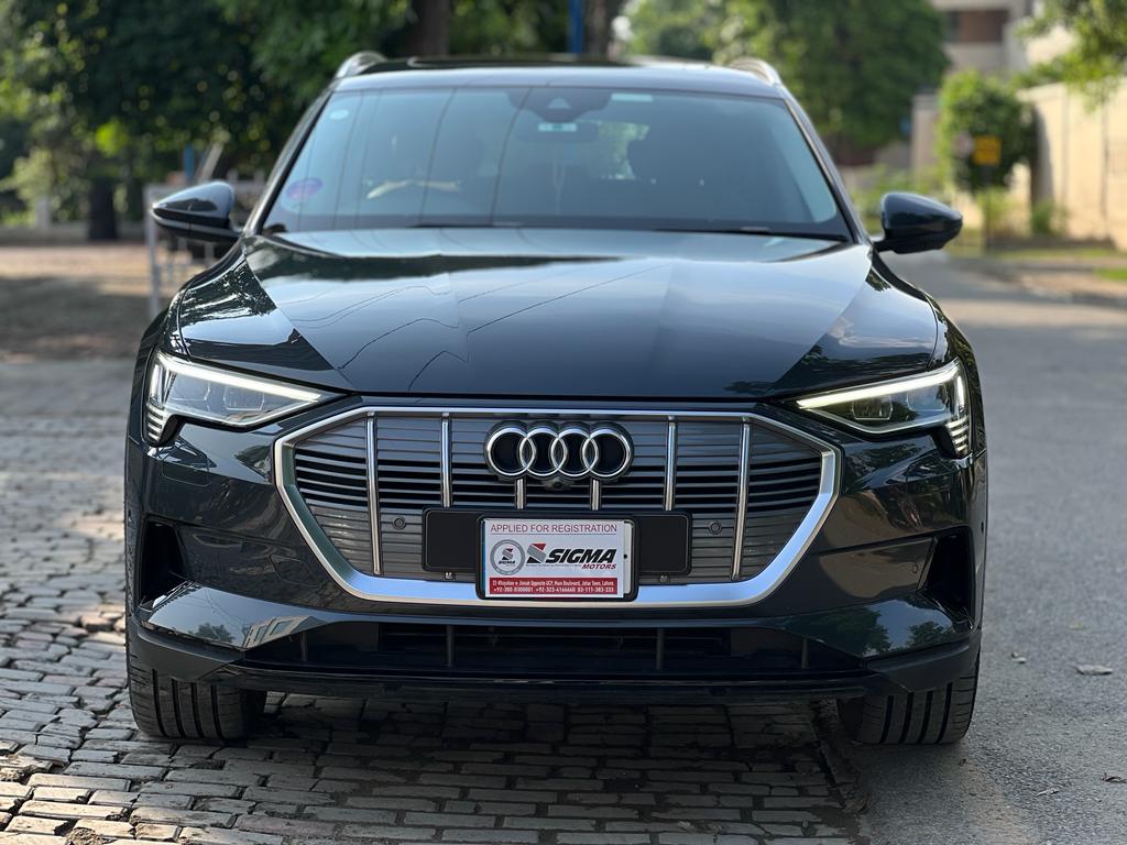 
								Audi e-tron 50 Quattro 2020 full									