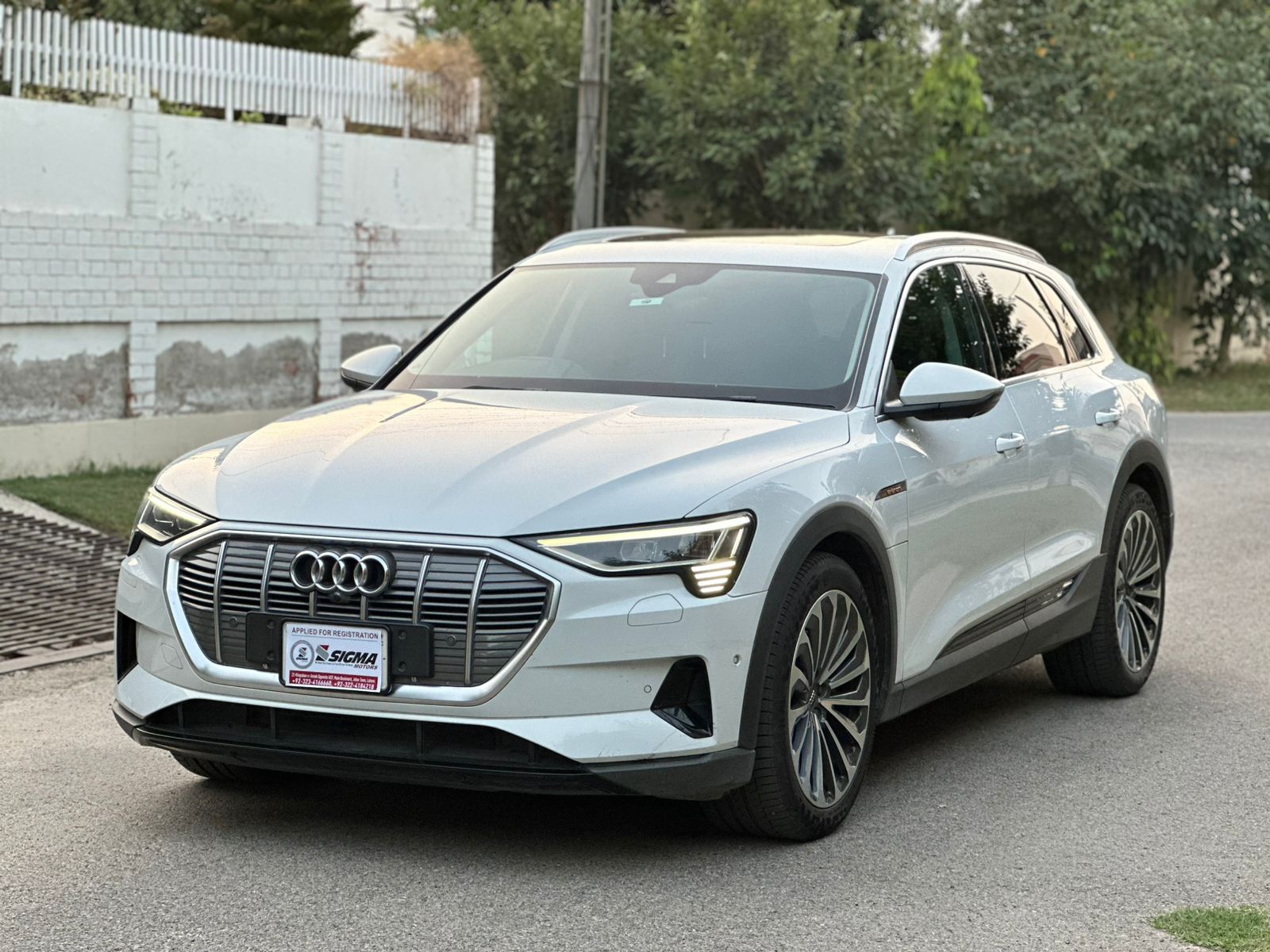 
								Audi e-tron 50 Quattro 2020 full									