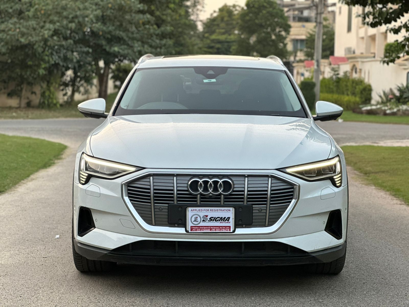 
								Audi e-tron 50 Quattro 2020 full									