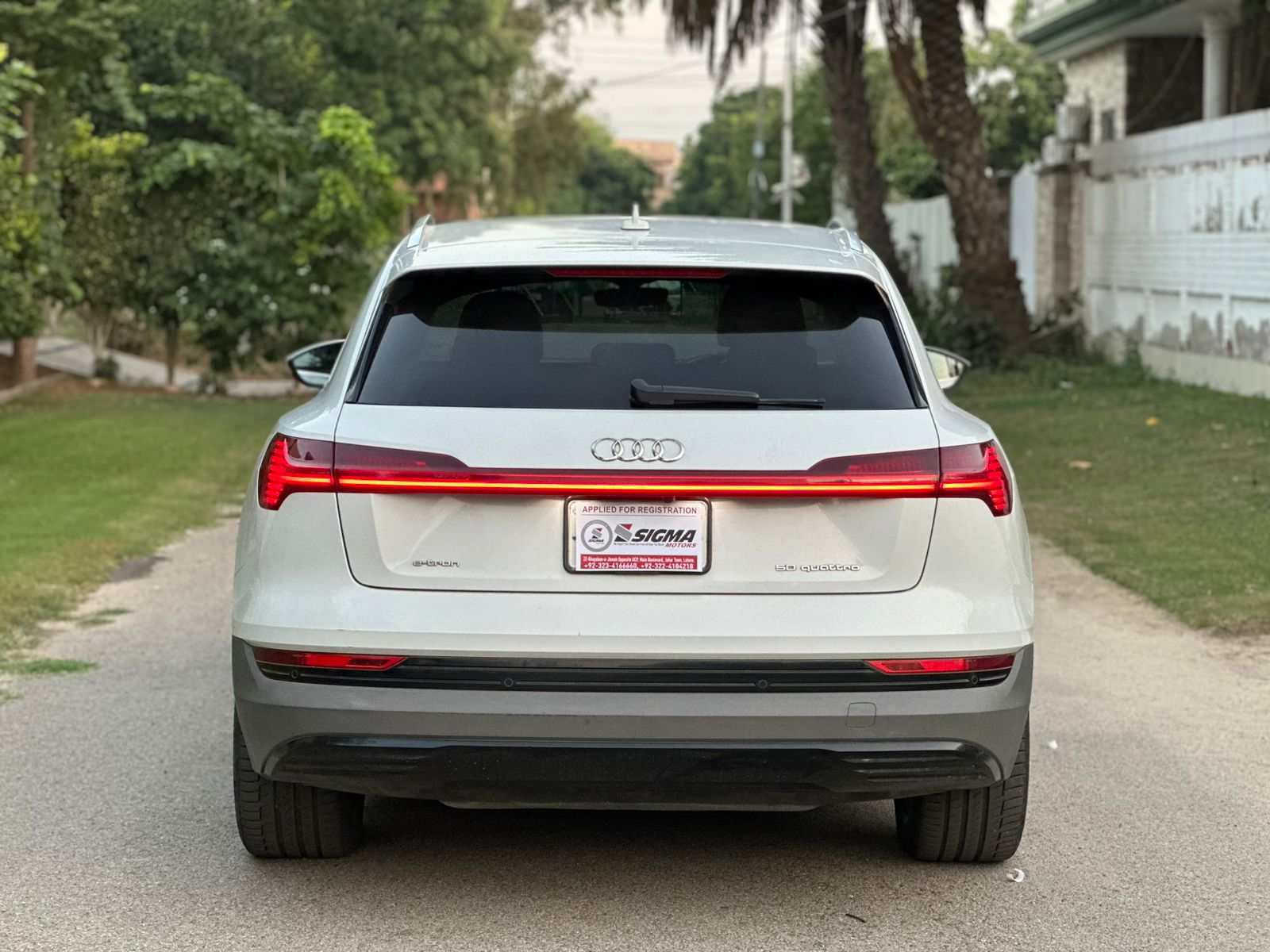 
								Audi e-tron 50 Quattro 2020 full									