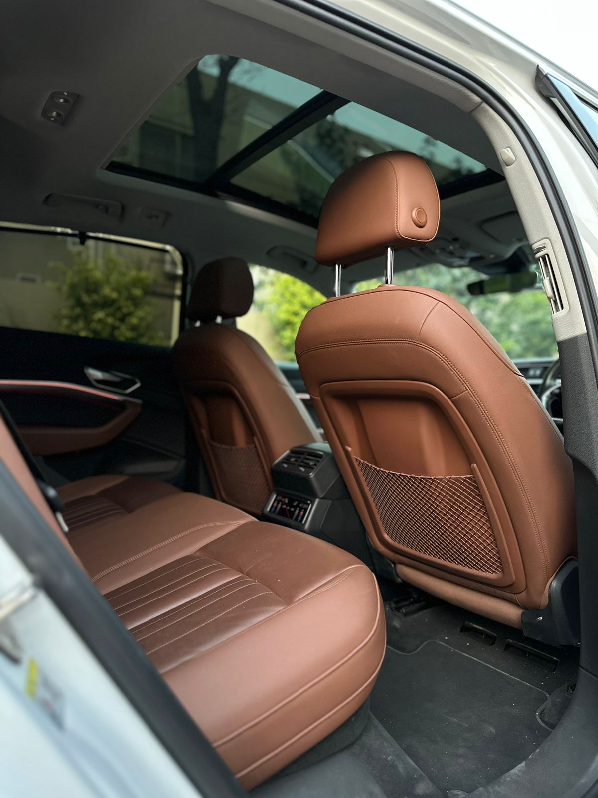 
								Audi e-tron 50 Quattro 2020 full									