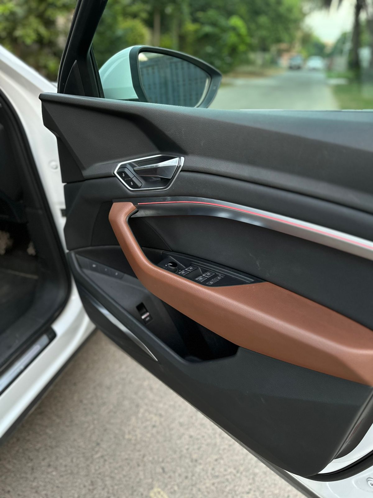 
								Audi e-tron 50 Quattro 2020 full									