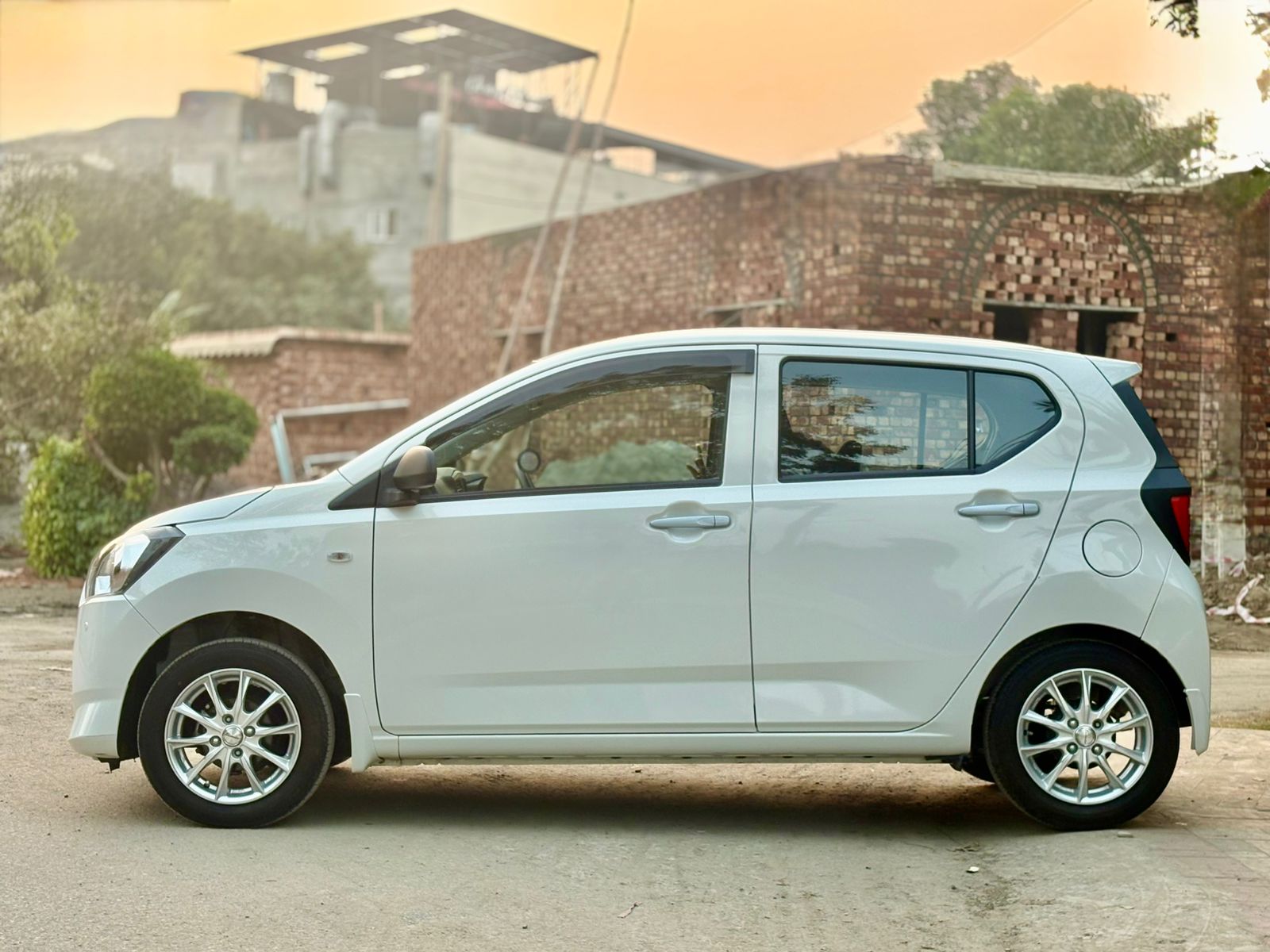 
								Daihatsu Mira ES XSA3 2023 full									