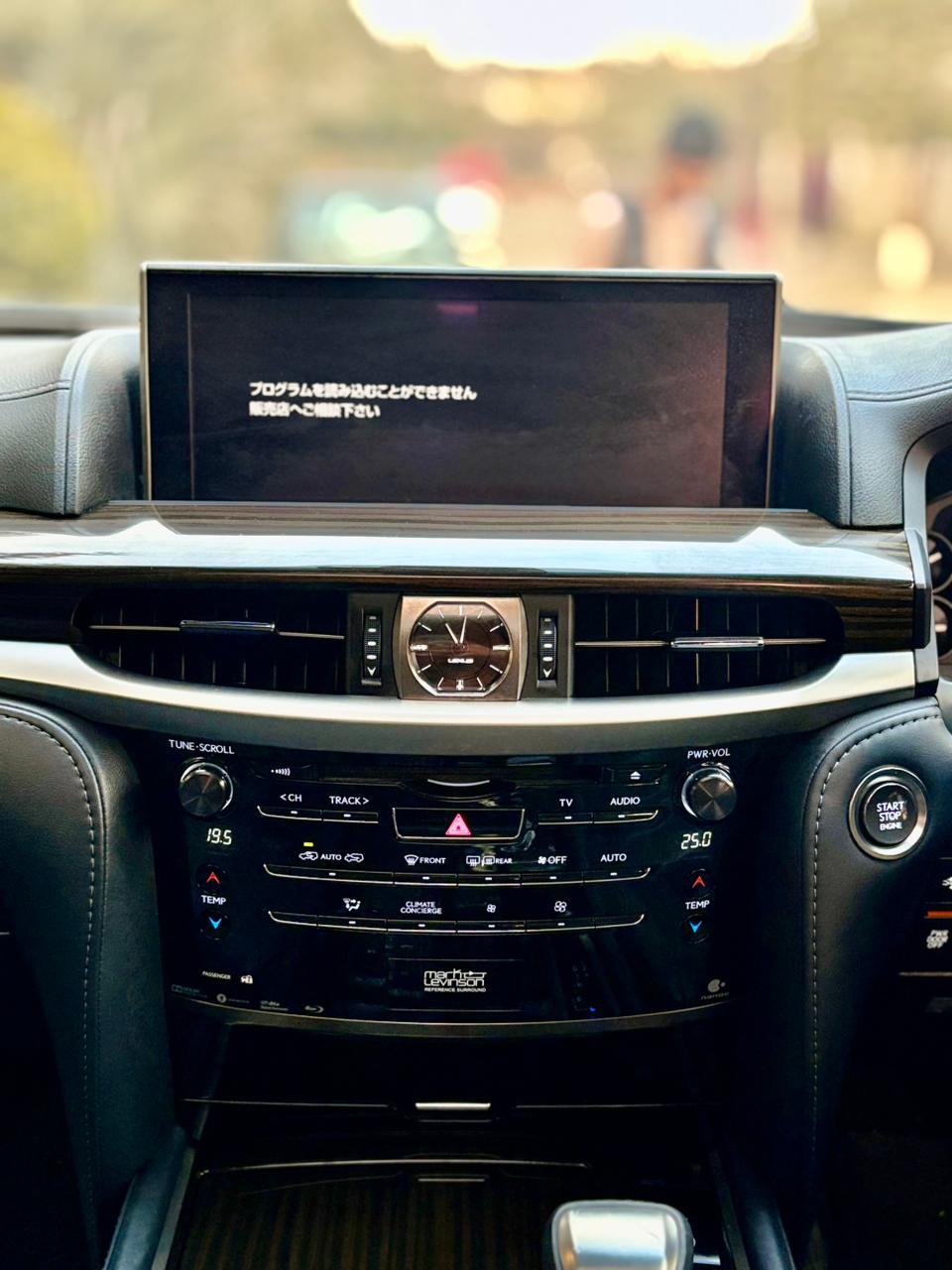 
								Lexus LX570 Black Sequence 2020 full									