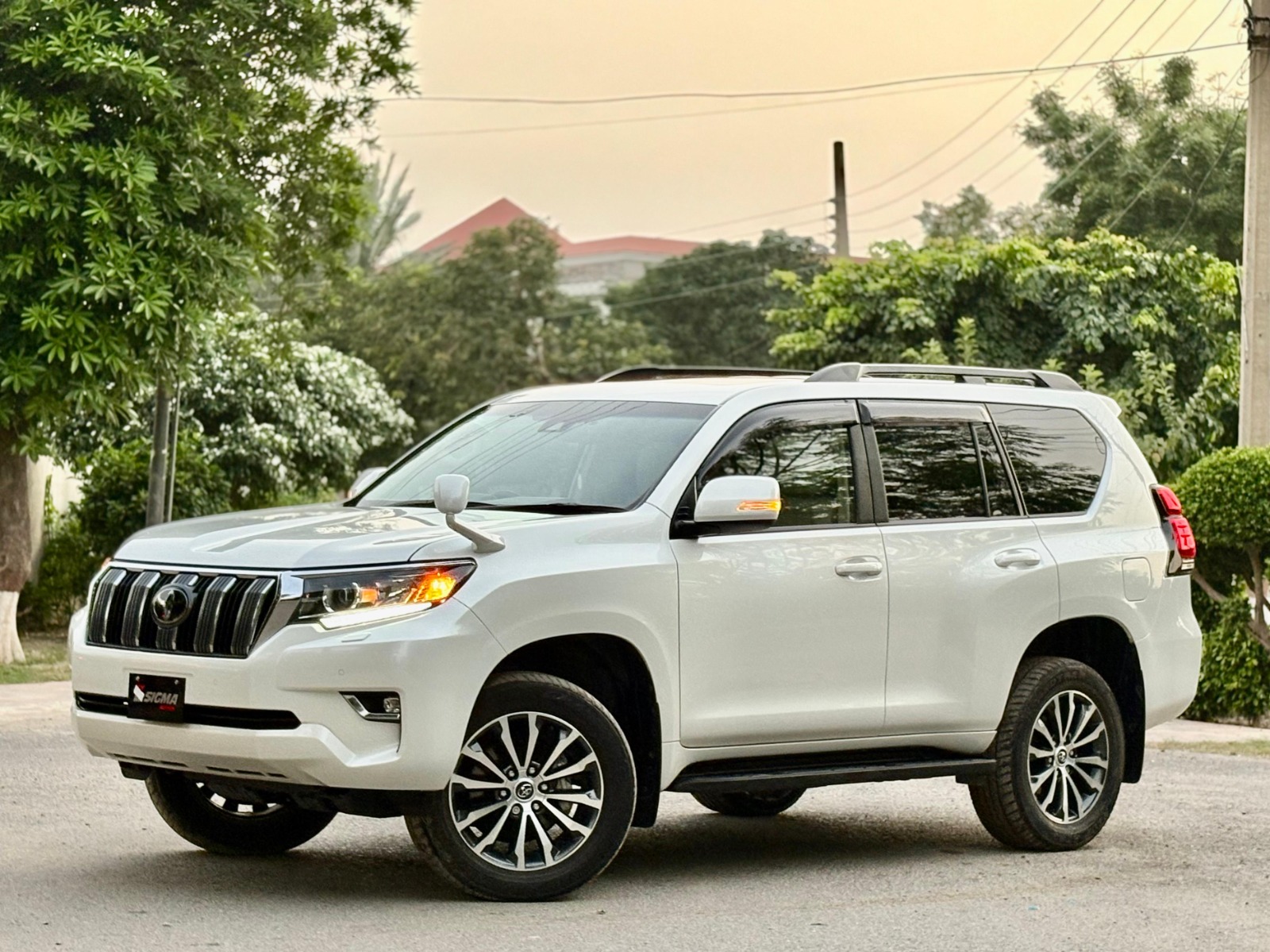 
								Toyota Land Cruiser Prado TXL 2020 full									