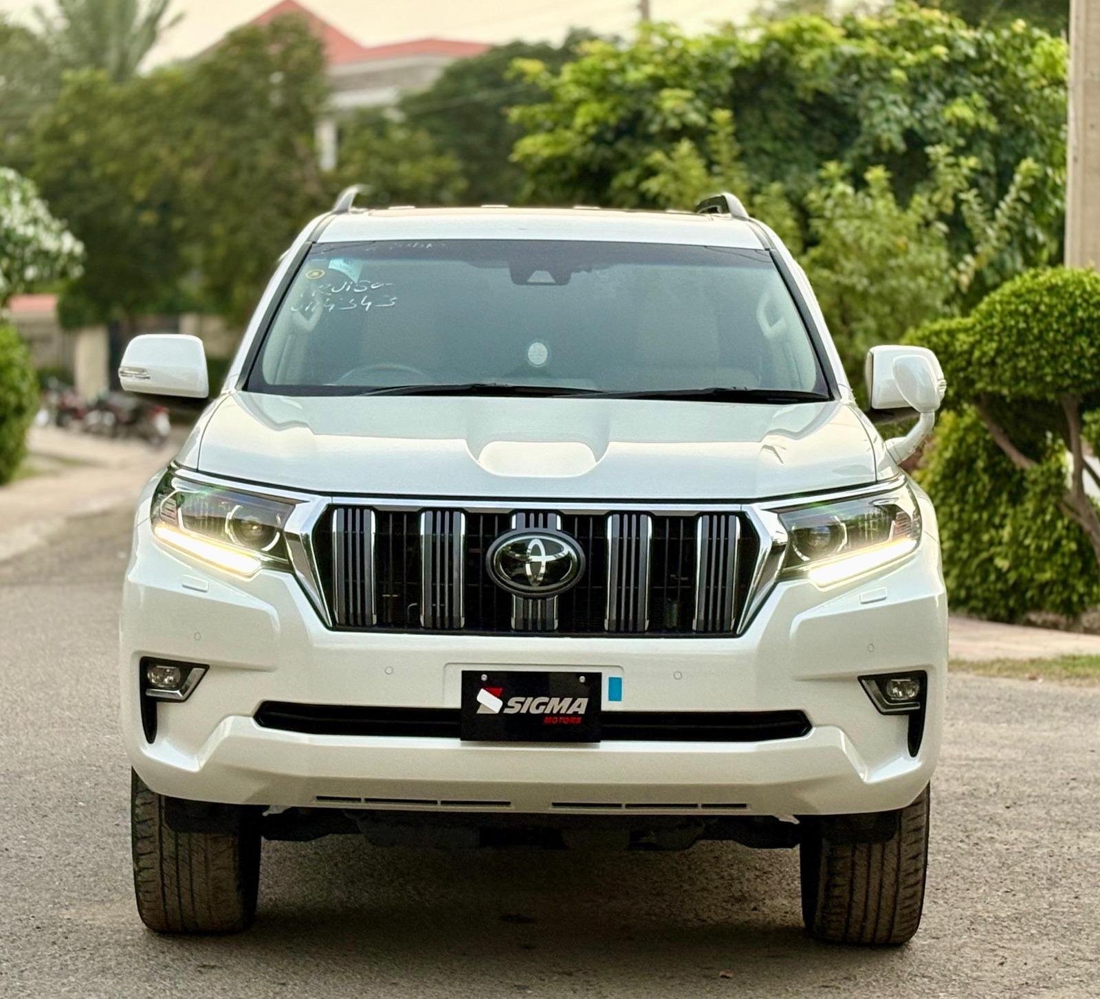 
								Toyota Land Cruiser Prado TXL 2020 full									