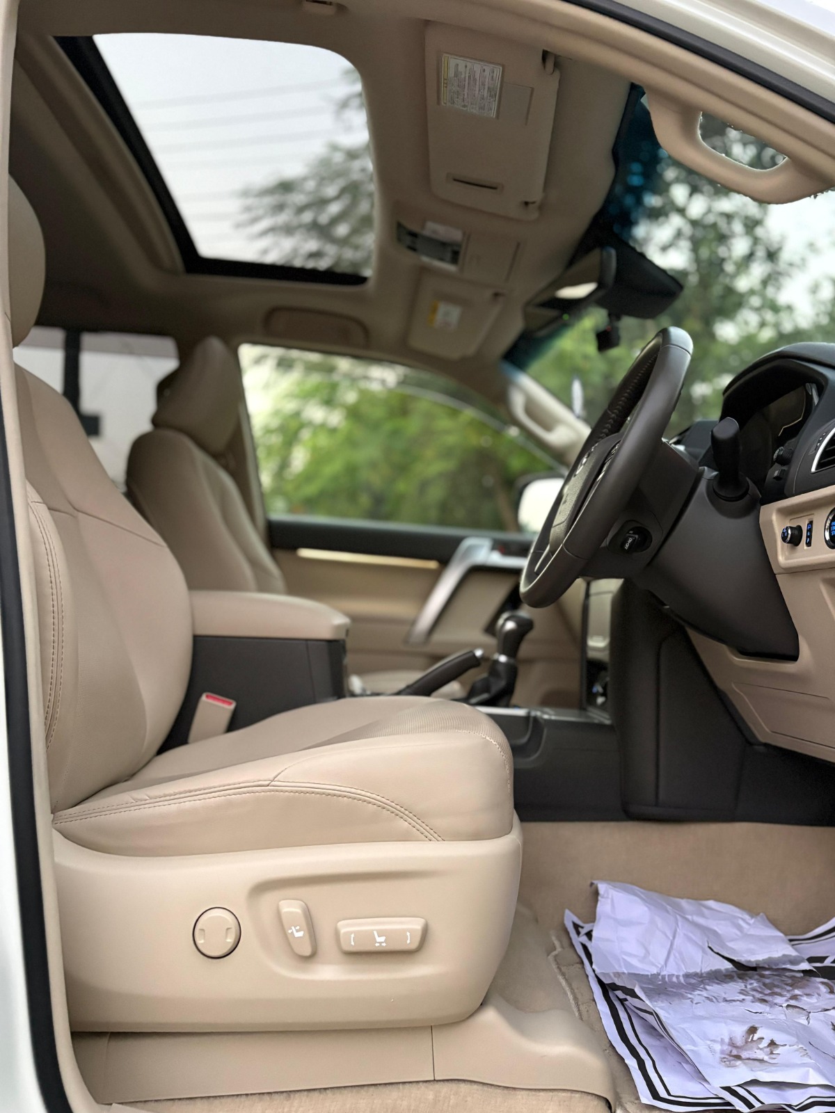 
								Toyota Land Cruiser Prado TXL 2020 full									