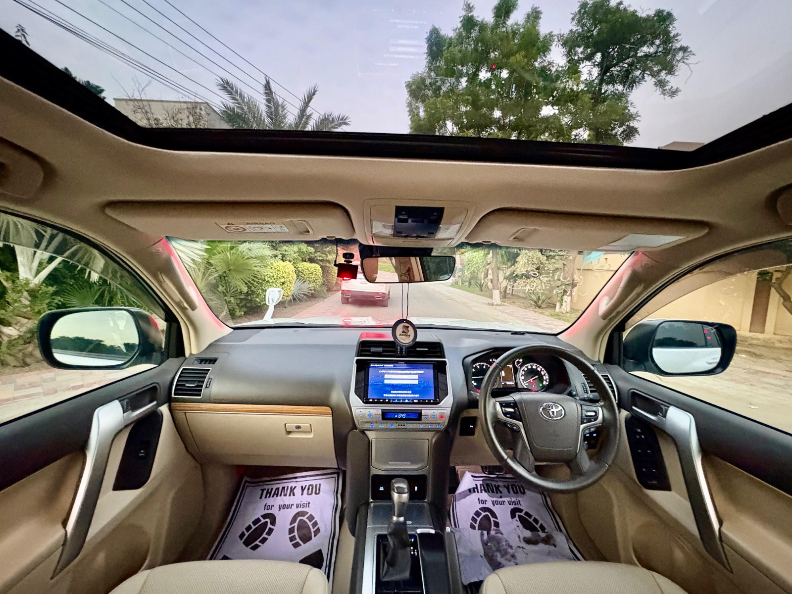 
								Toyota Land Cruiser Prado TXL 2020 full									