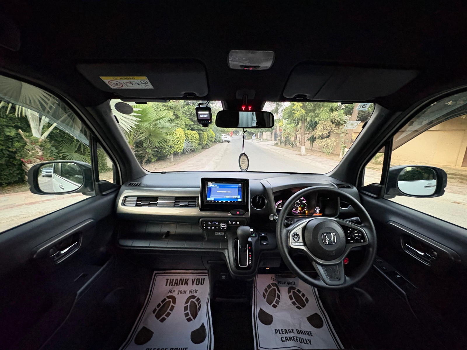 
								Honda N-WGN Custom 2022 full									