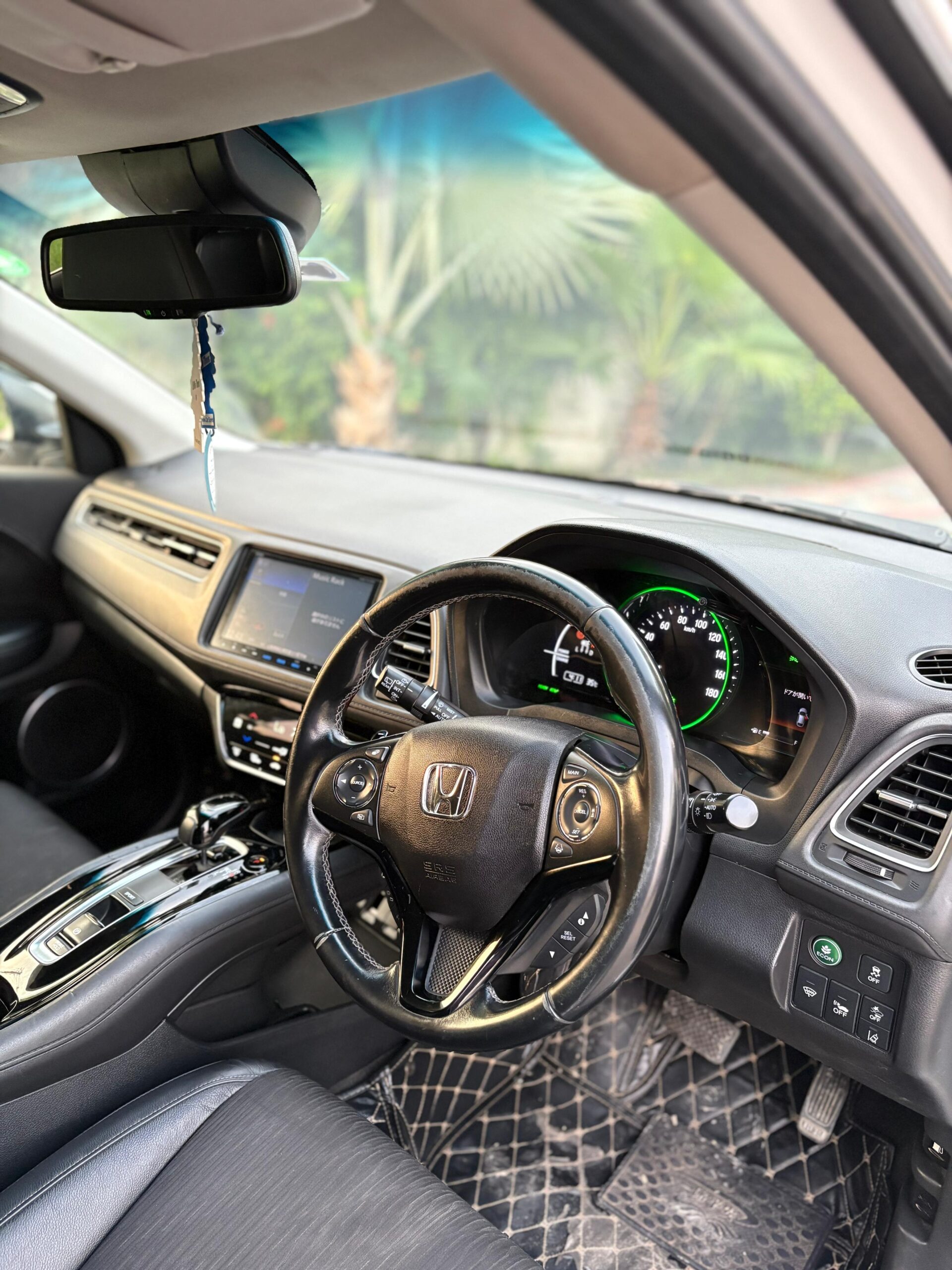 
								Honda Vezel Z Sensing Package 2019 full									