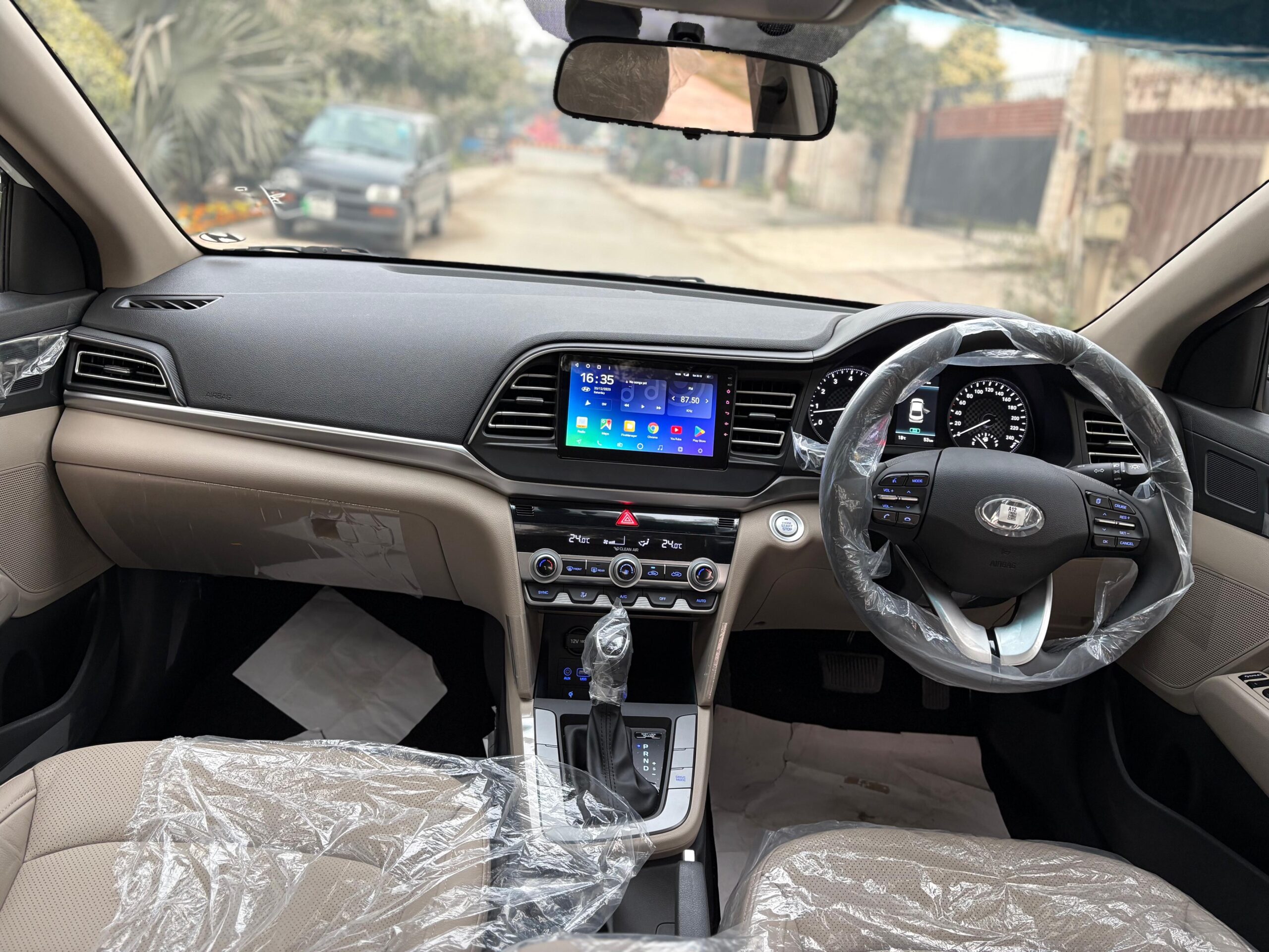 
								Hyundai Elantra GLS 2.0 Limited Edition 2025 full									