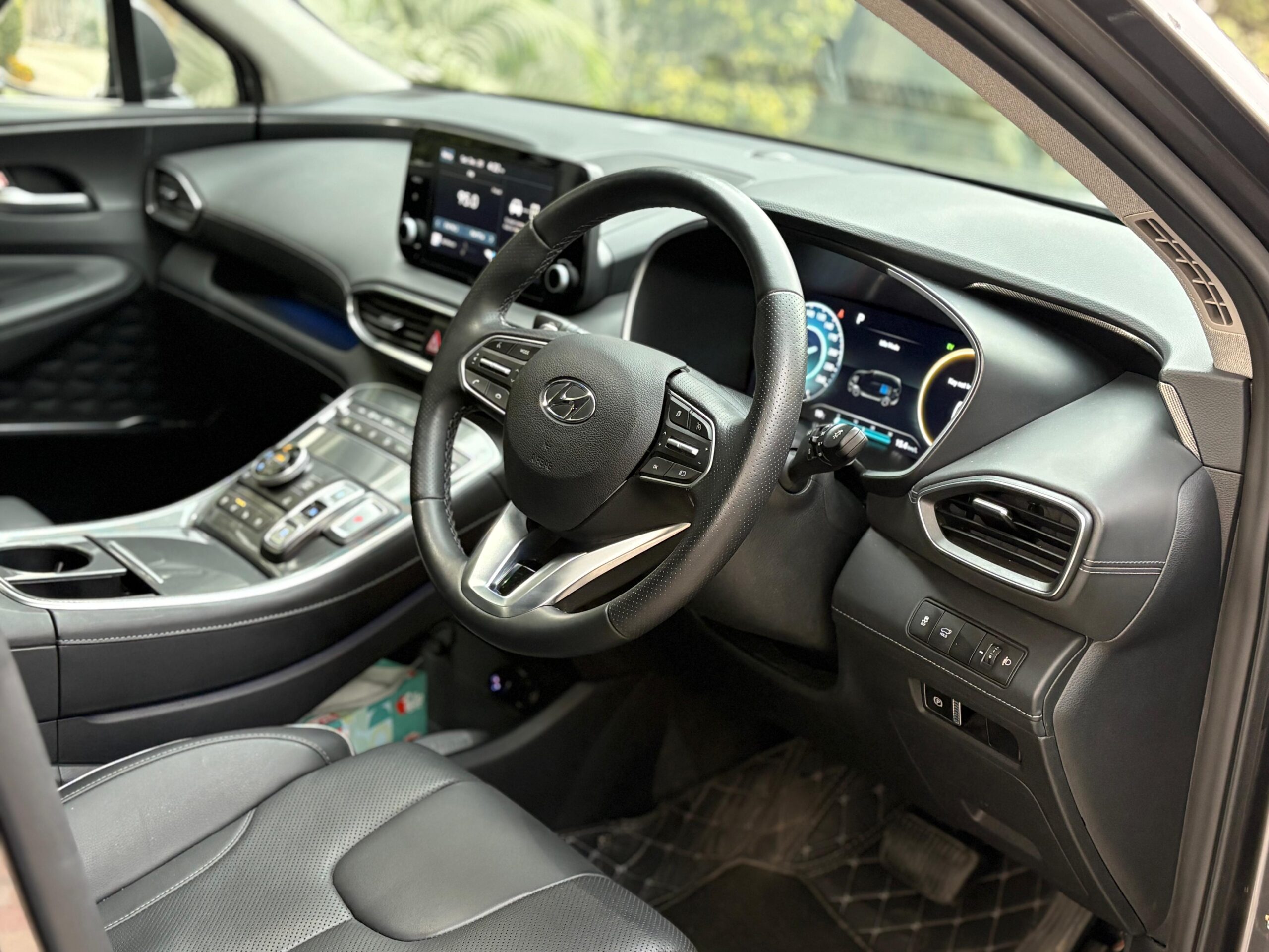 
								Hyundai Santa Fe Signature 2024 full									