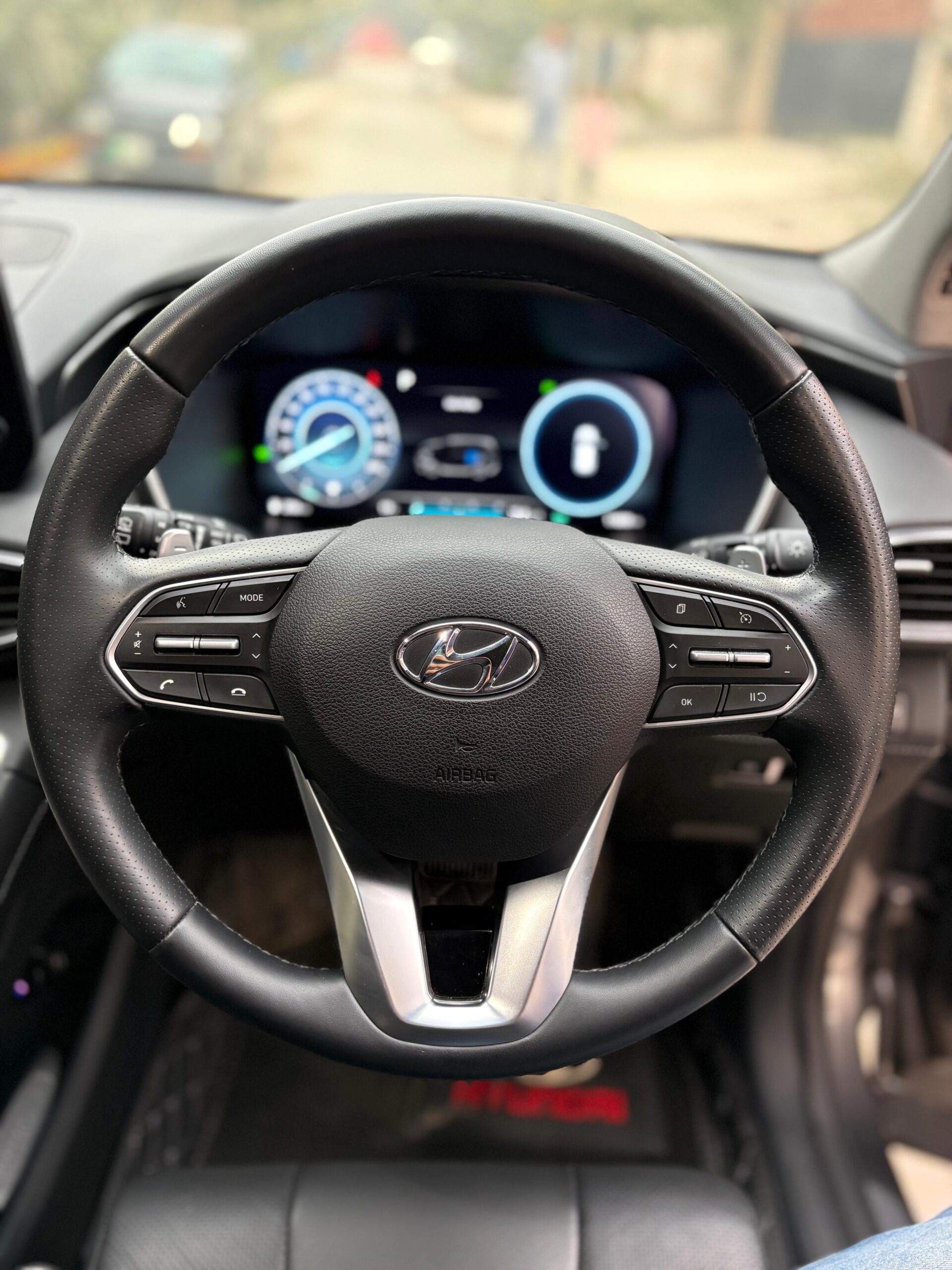 
								Hyundai Santa Fe Signature 2024 full									