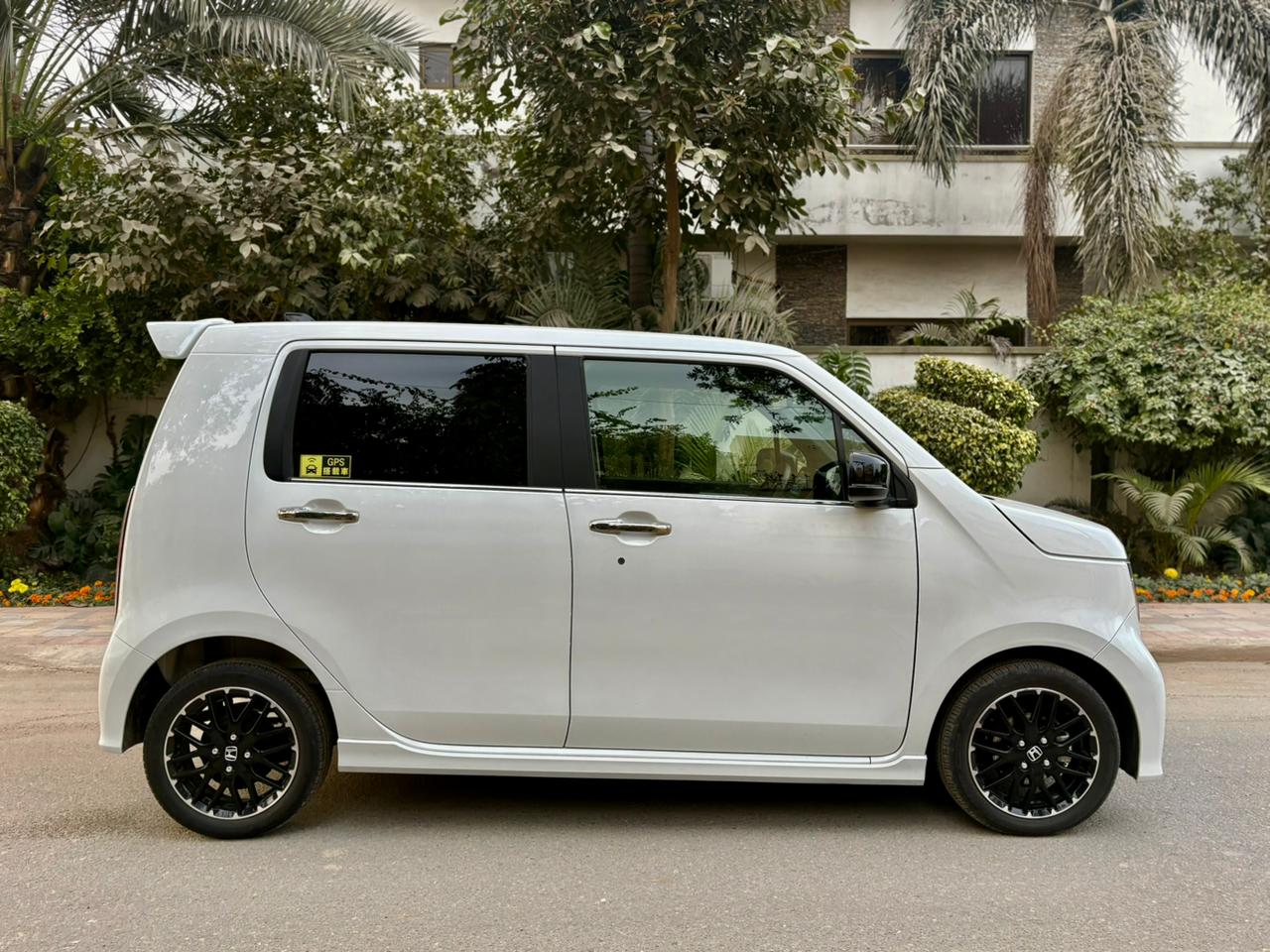 
								Honda N WGN Custom Turbo 2024 full									