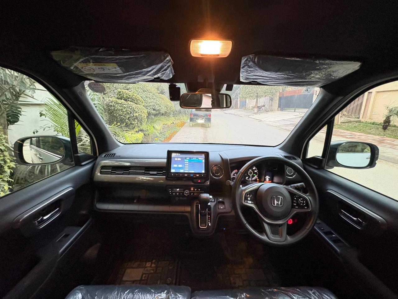 
								Honda N WGN Custom Turbo 2024 full									