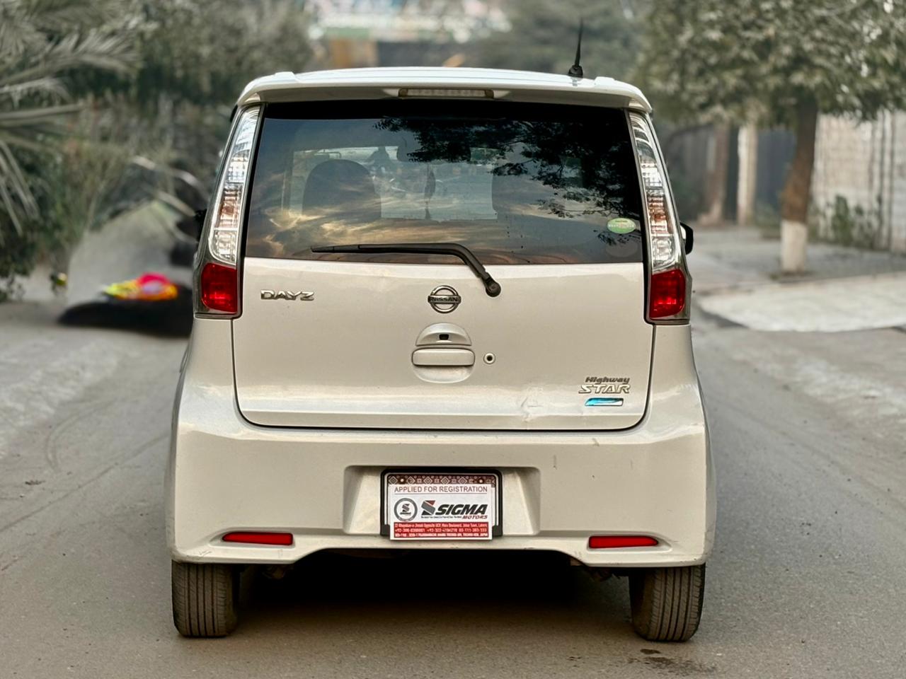 
								Nissan Dayz Highway Star 2014 full									