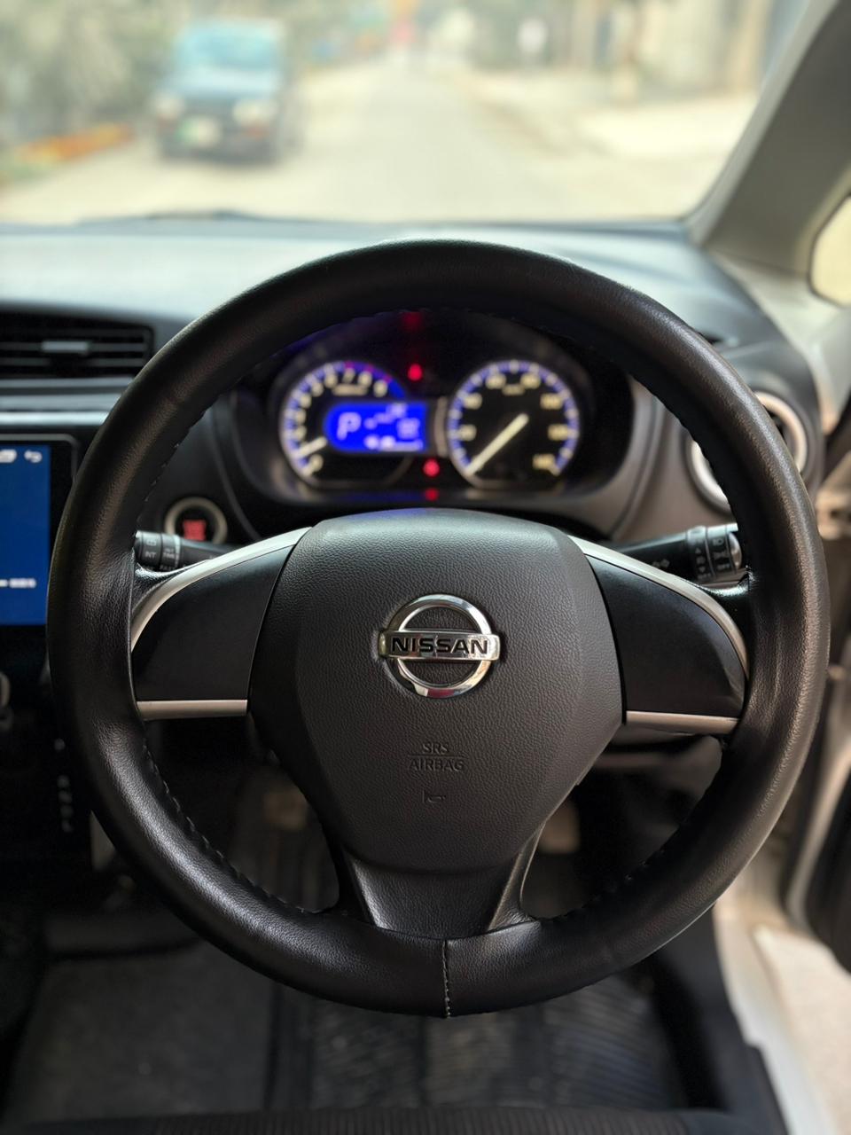 
								Nissan Dayz Highway Star 2014 full									