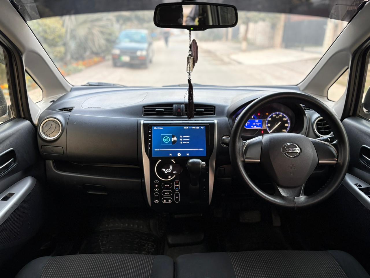 
								Nissan Dayz Highway Star 2014 full									