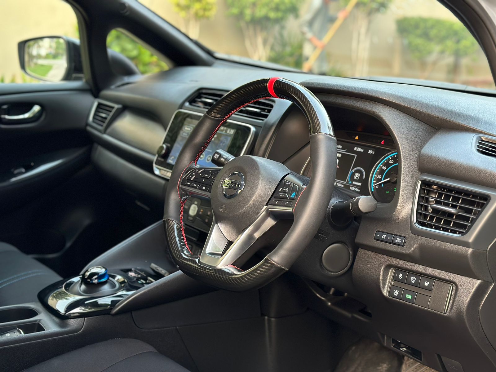 
								Nissan Leaf EV Zero Emission 2020 full									