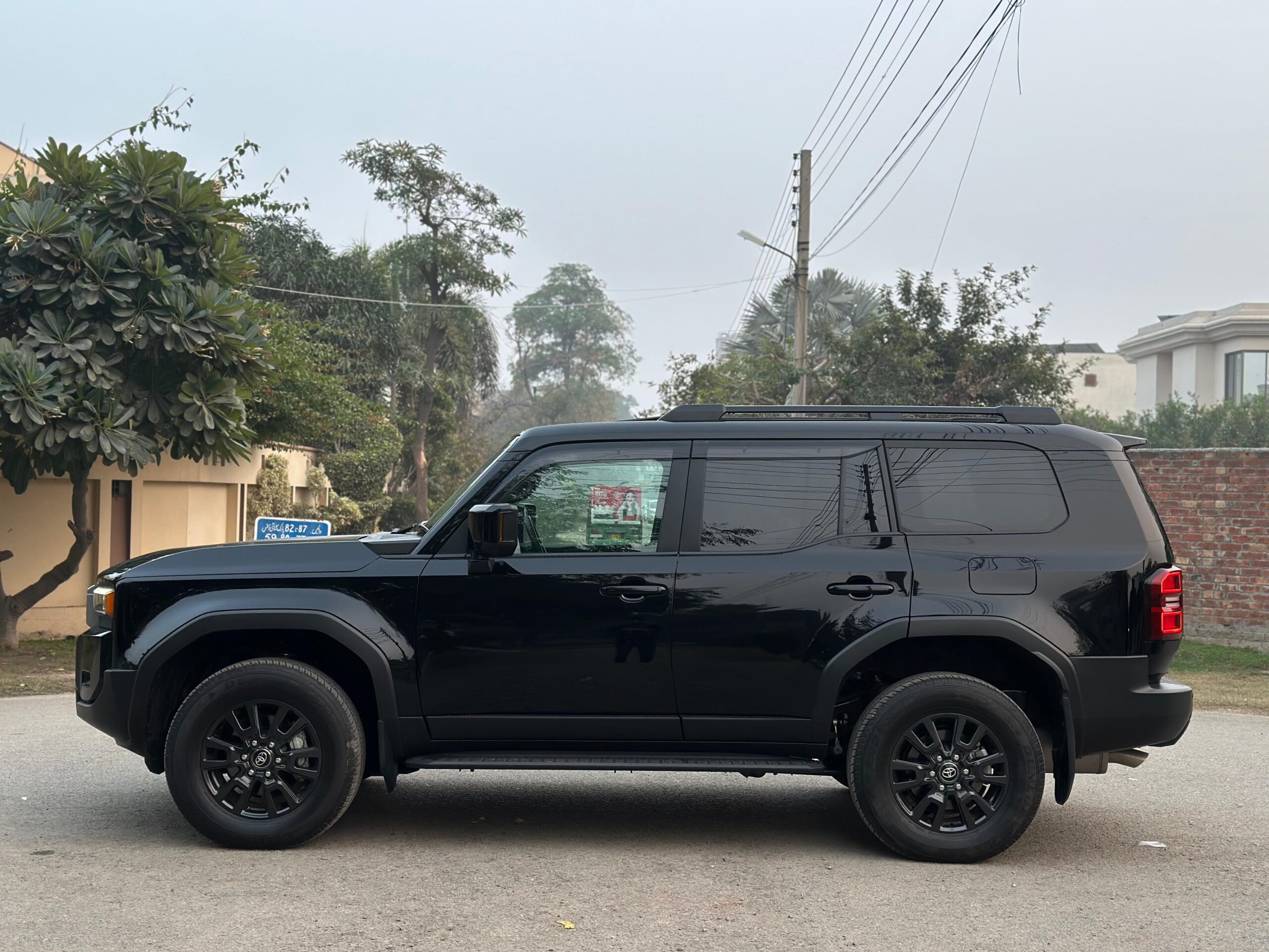 
								Toyota Land Cruiser 250 VX 2024 full									