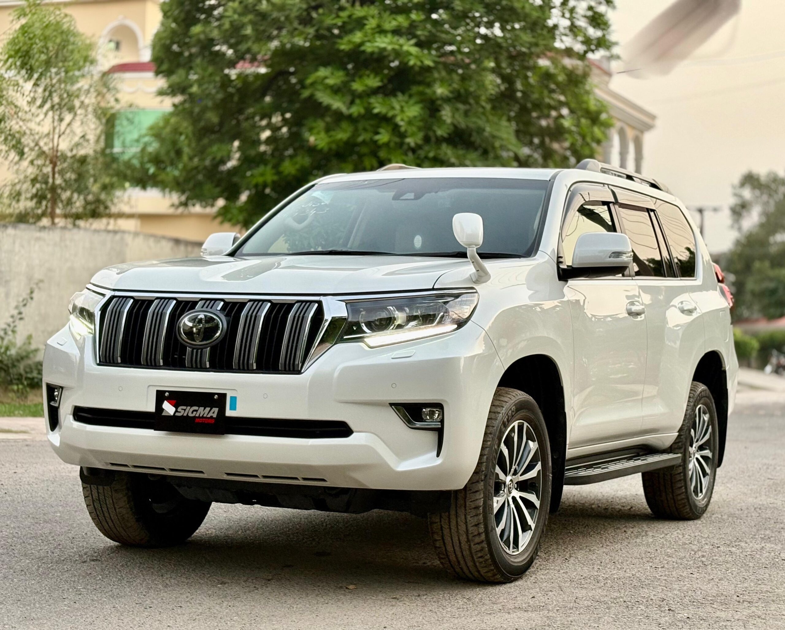 
								Toyota Land Cruiser Prado TXL 2020 full									