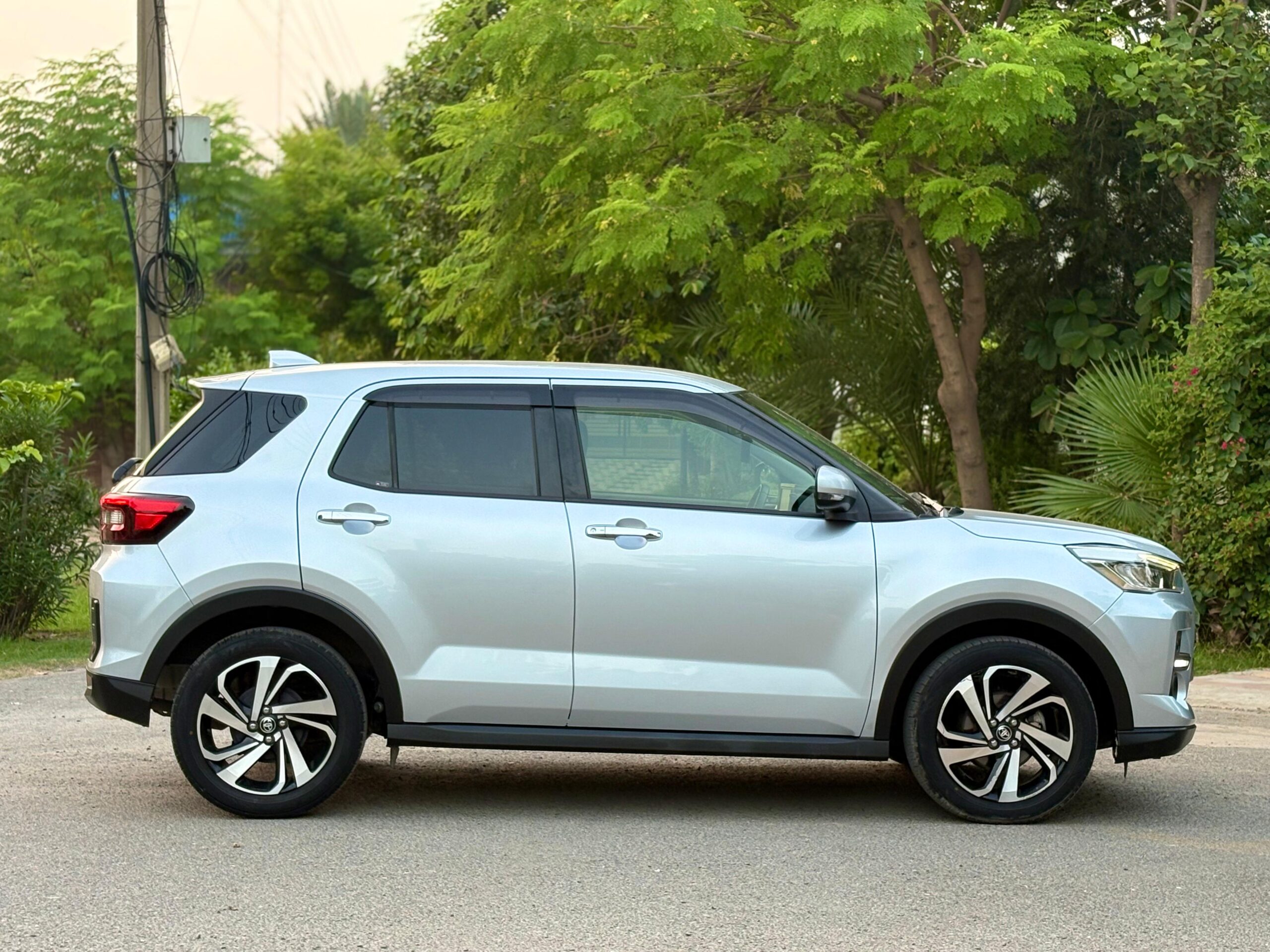 
								Toyota Raize Z Package 2021 full									