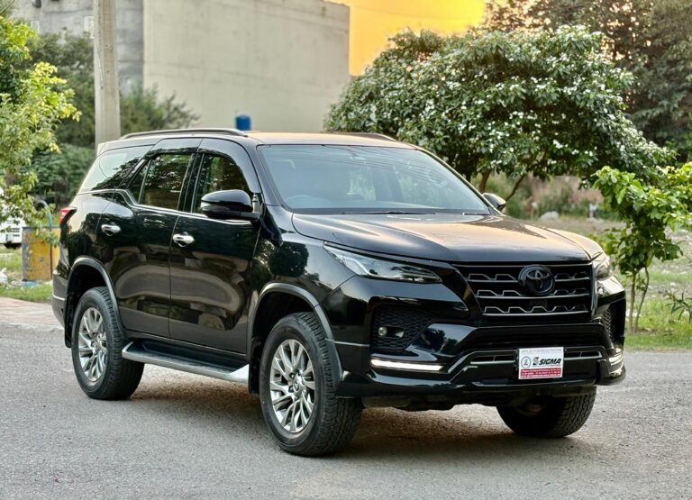 Toyota Fortuner 2.7 V Petrol 4×4 2022