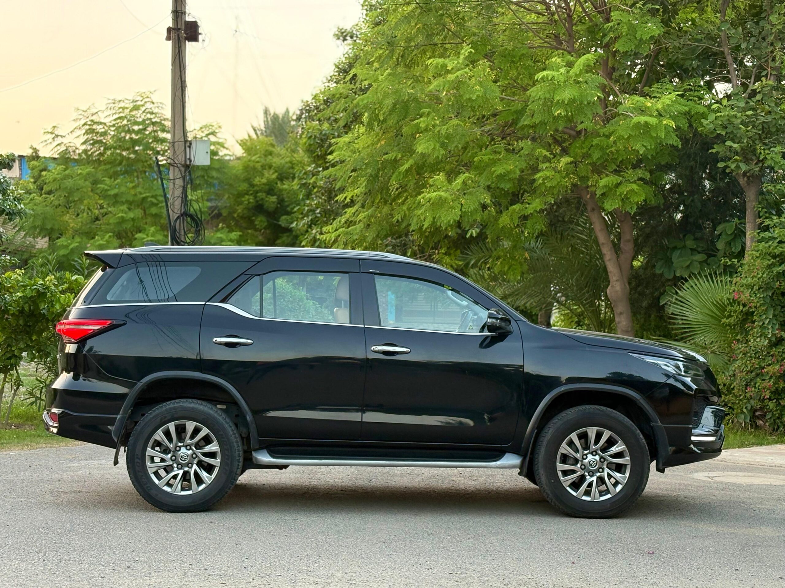 
								Toyota Fortuner 2.7 V Petrol 4×4 2022 full									