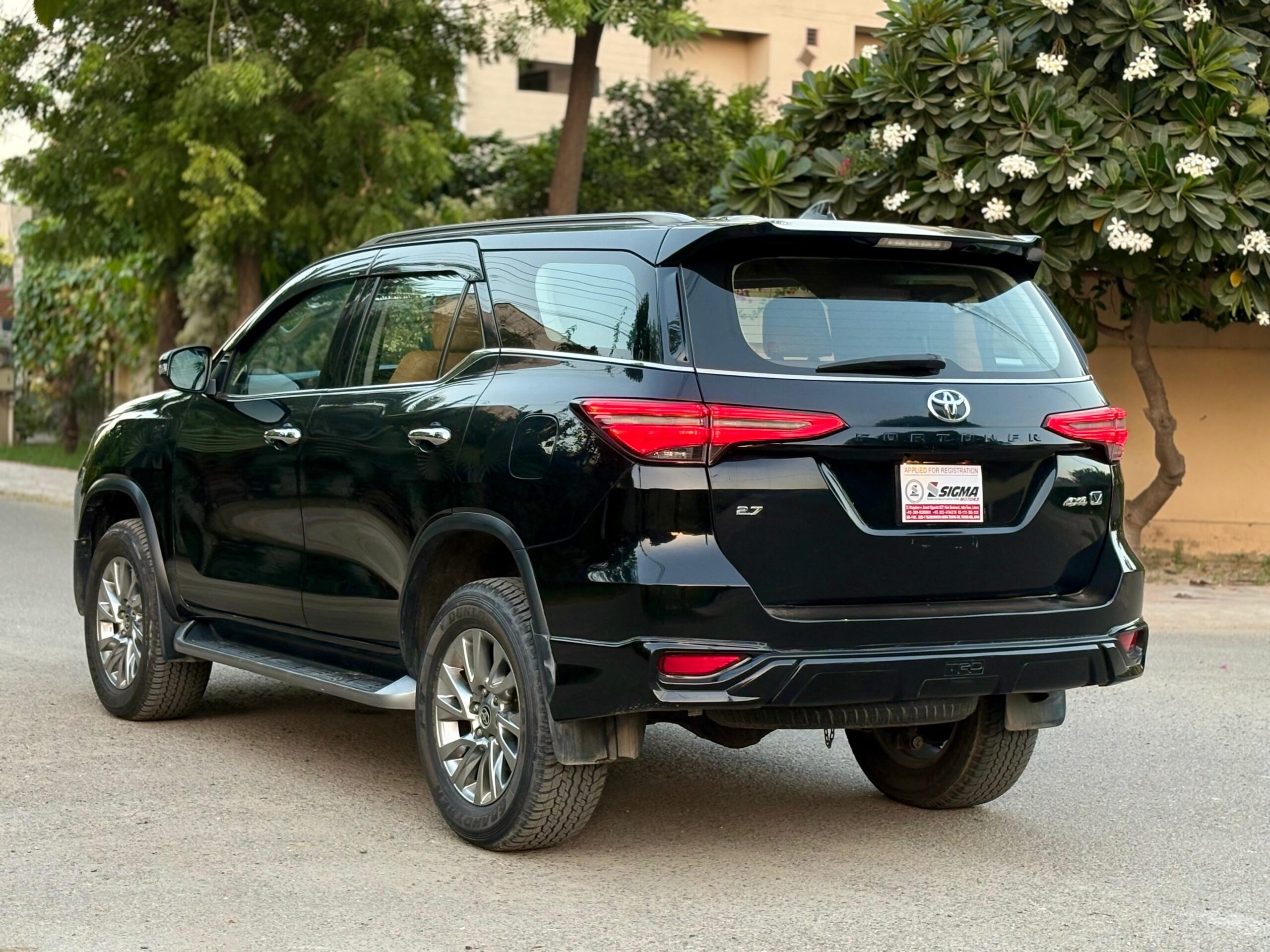 
								Toyota Fortuner 2.7 V Petrol 4×4 2022 full									