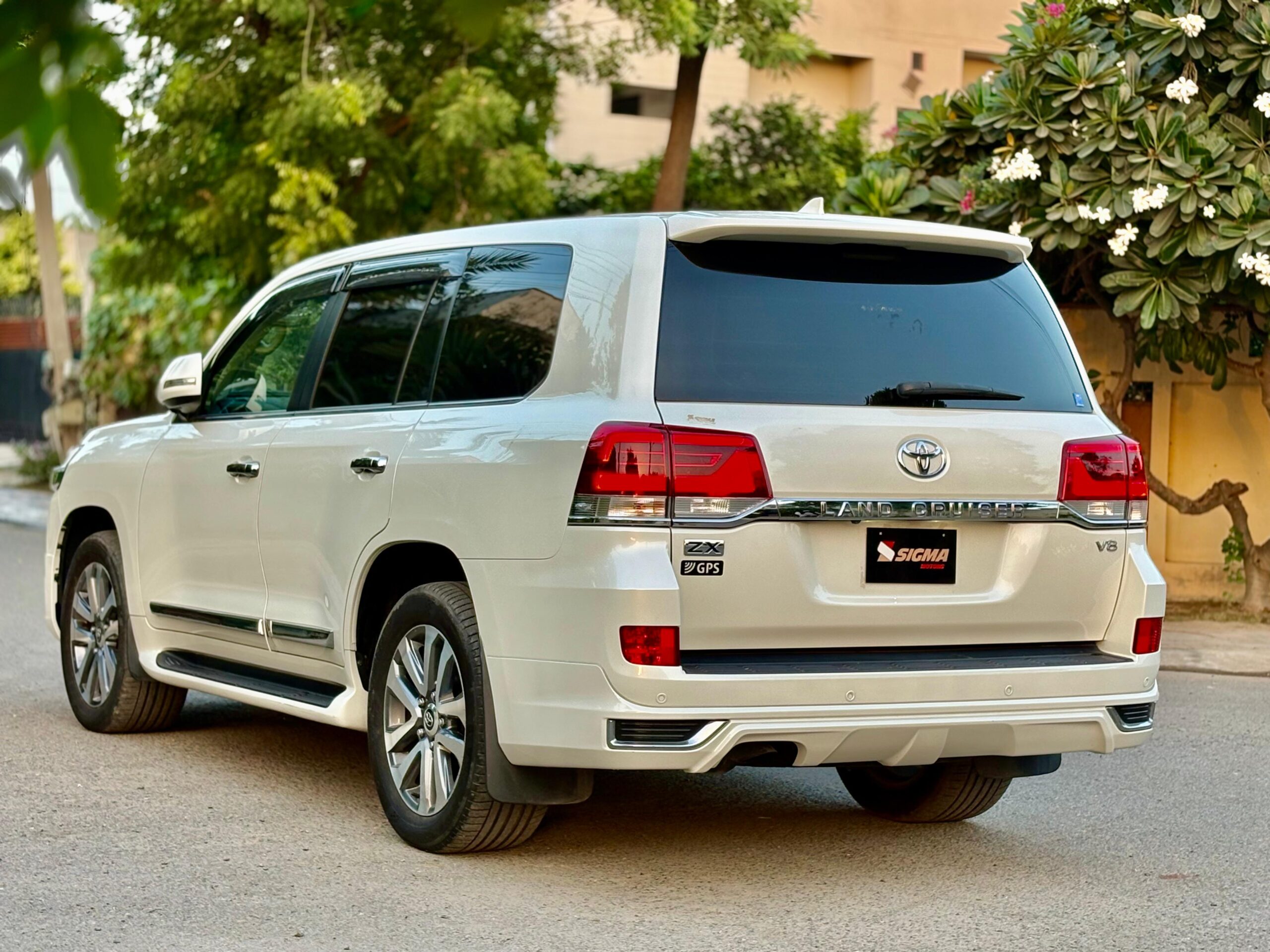 
								Toyota Land Cruiser ZX 2020 full									