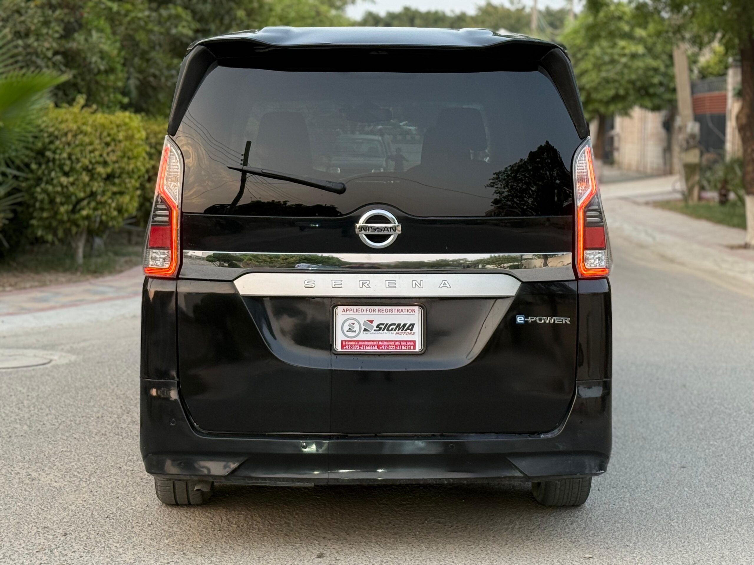 
								Nissan Serena e-POWER Highway Star 2018 full									