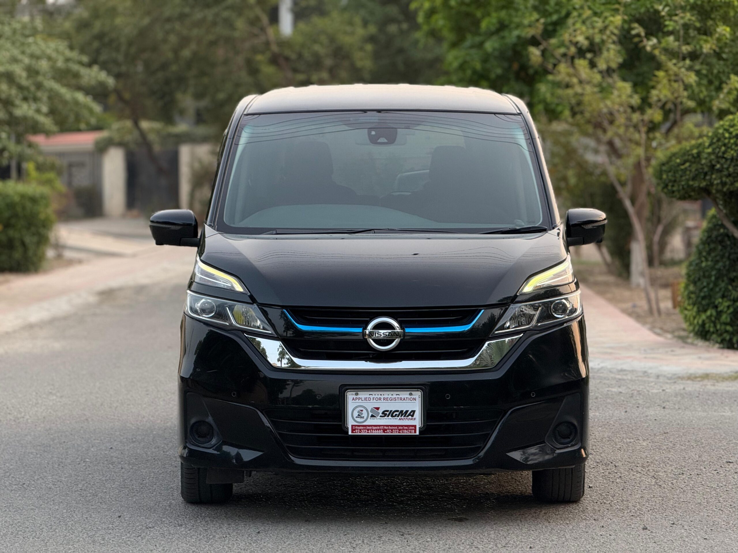 
								Nissan Serena e-POWER Highway Star 2018 full									