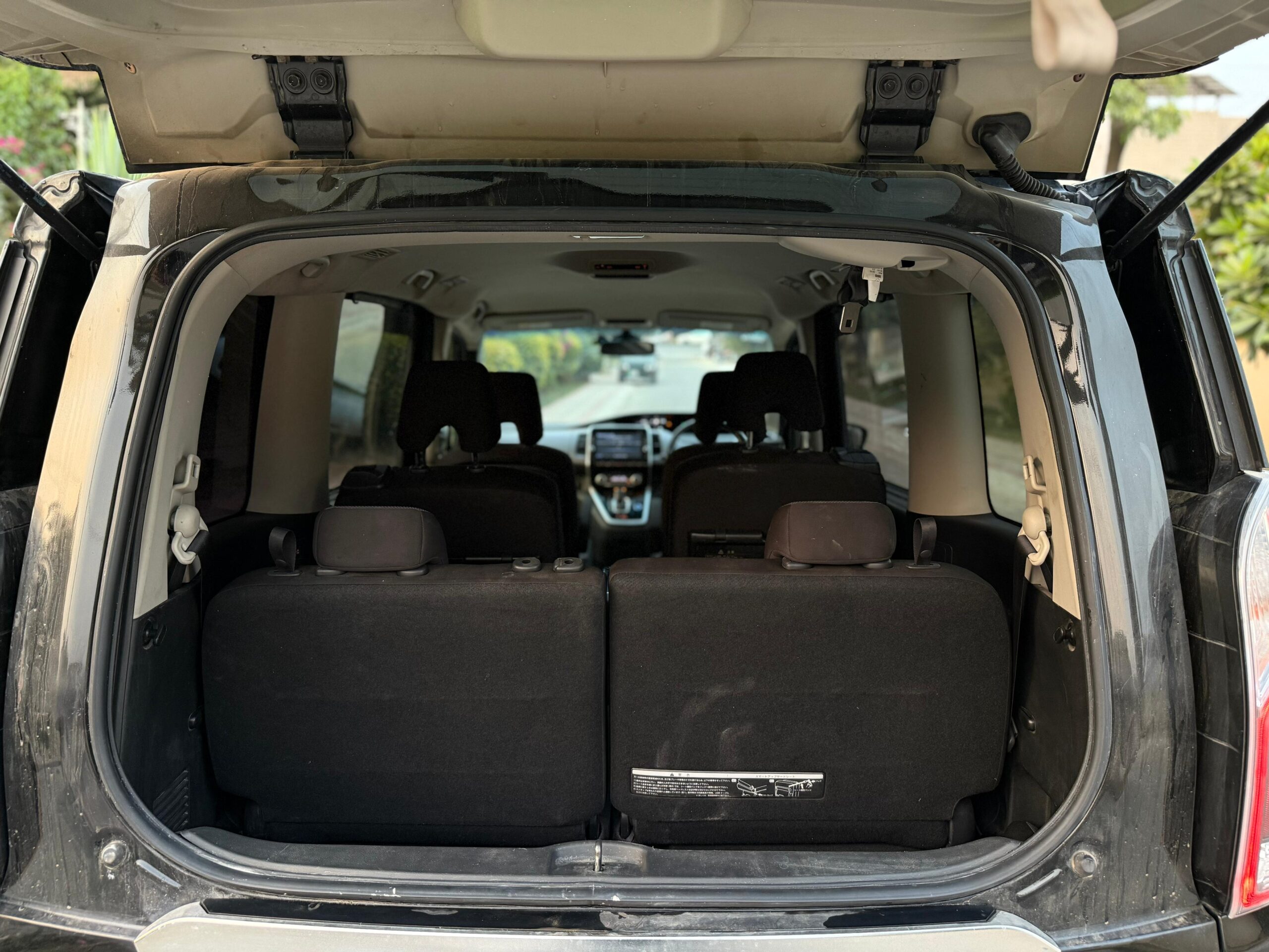 
								Nissan Serena e-POWER Highway Star 2018 full									