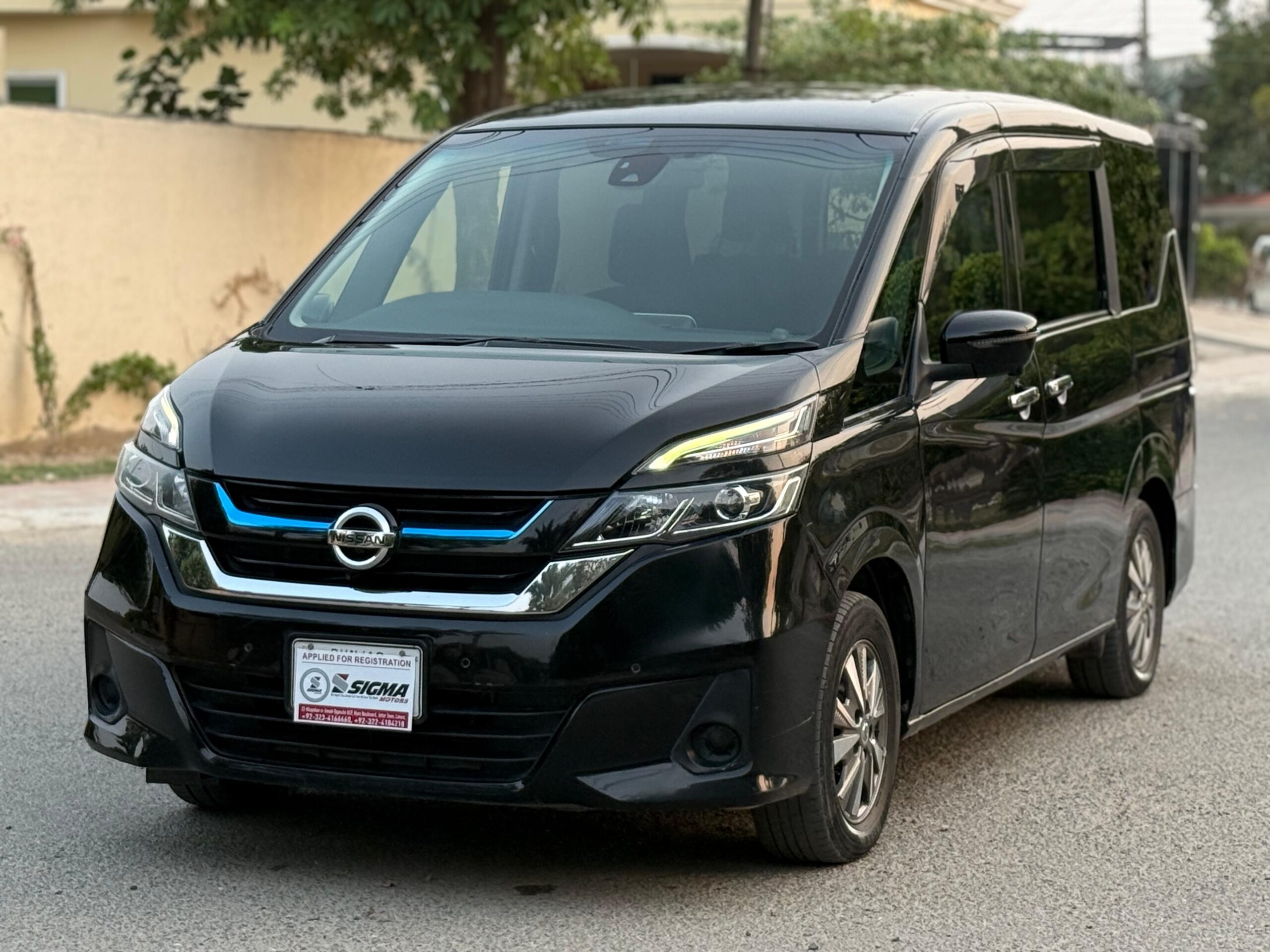 
								Nissan Serena e-POWER Highway Star 2018 full									