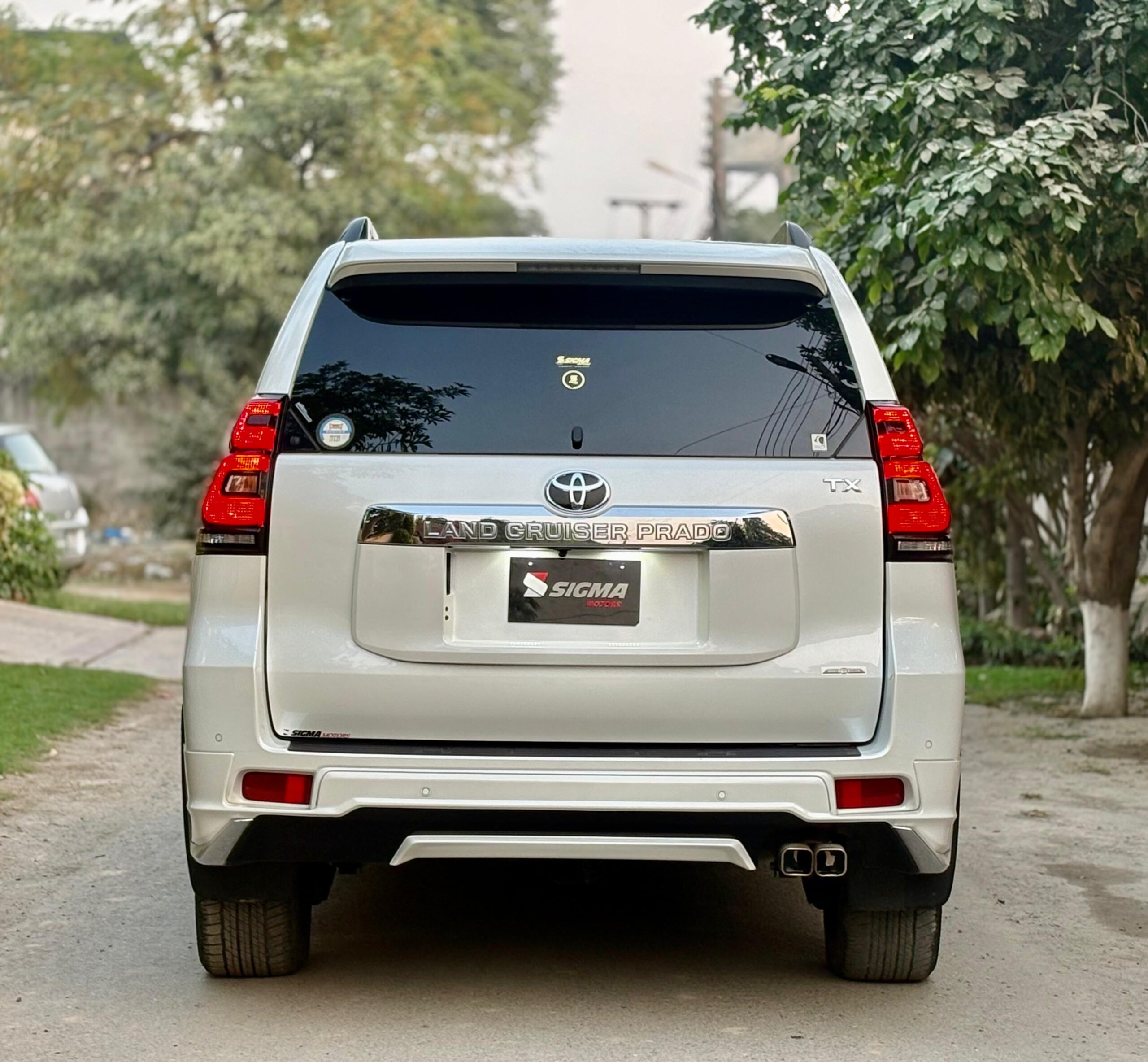 
								Toyota Land Cruiser Prado TXL 2020 full									