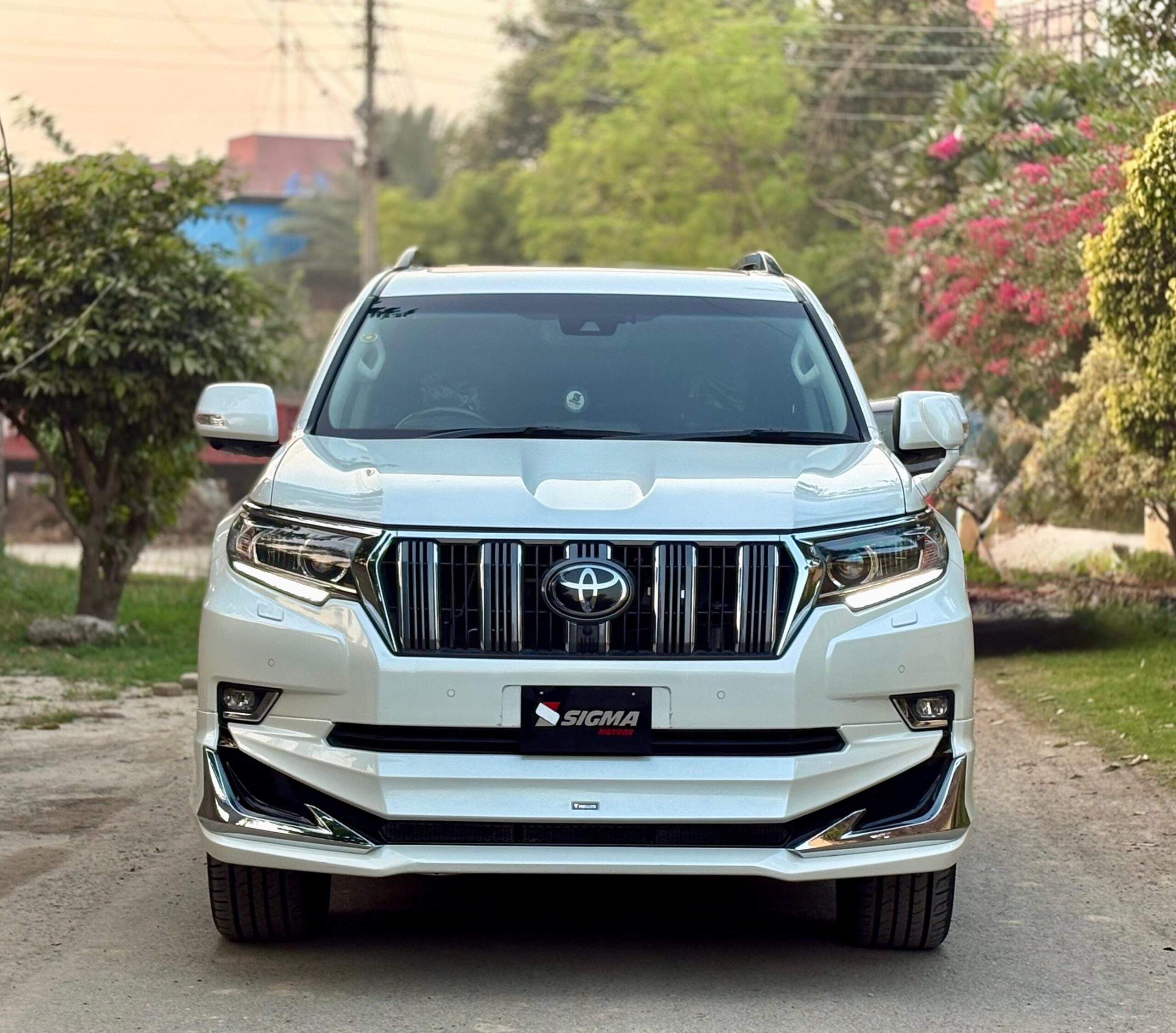 
								Toyota Land Cruiser Prado TXL 2020 full									