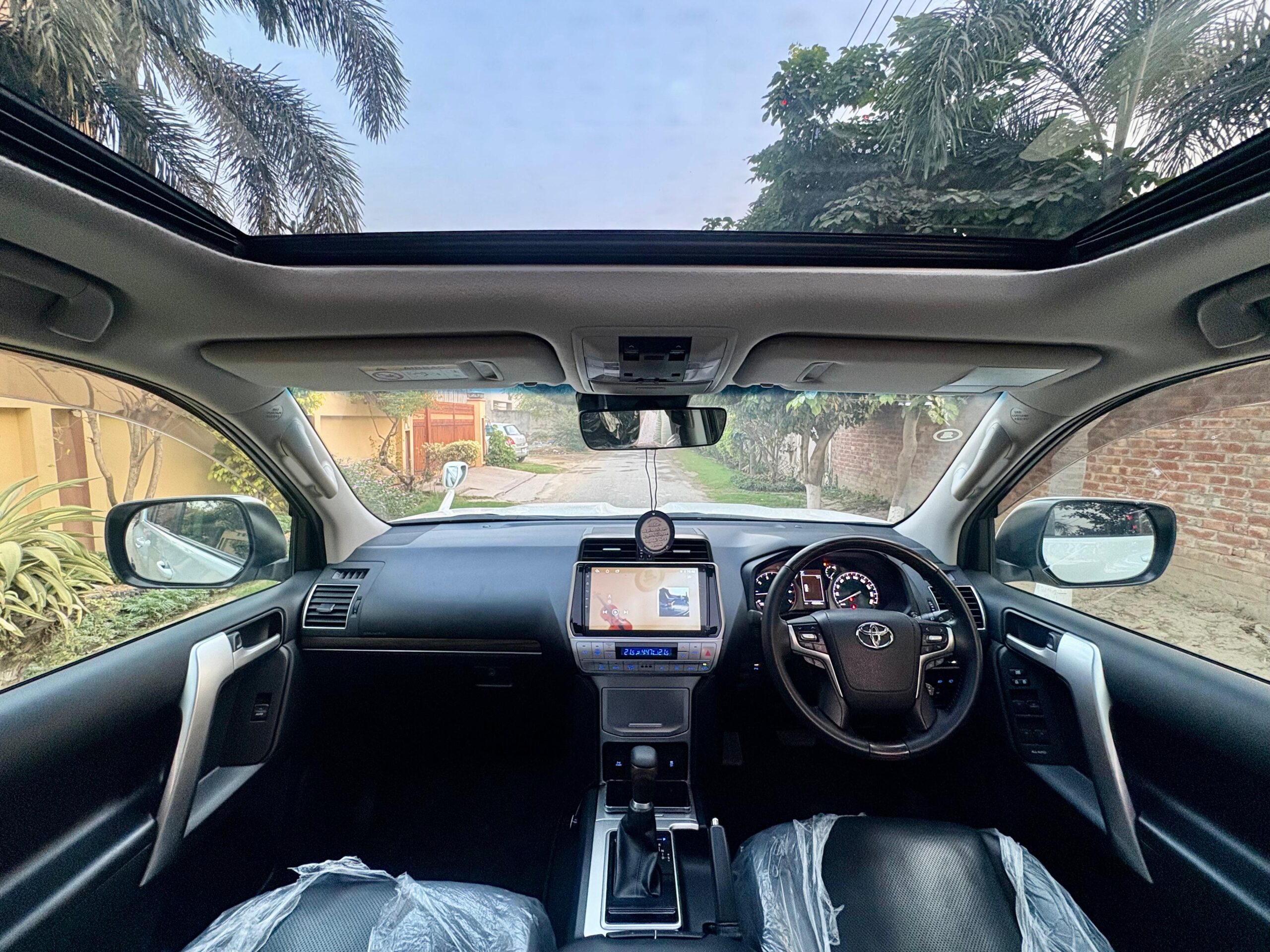 
								Toyota Land Cruiser Prado TXL 2020 full									