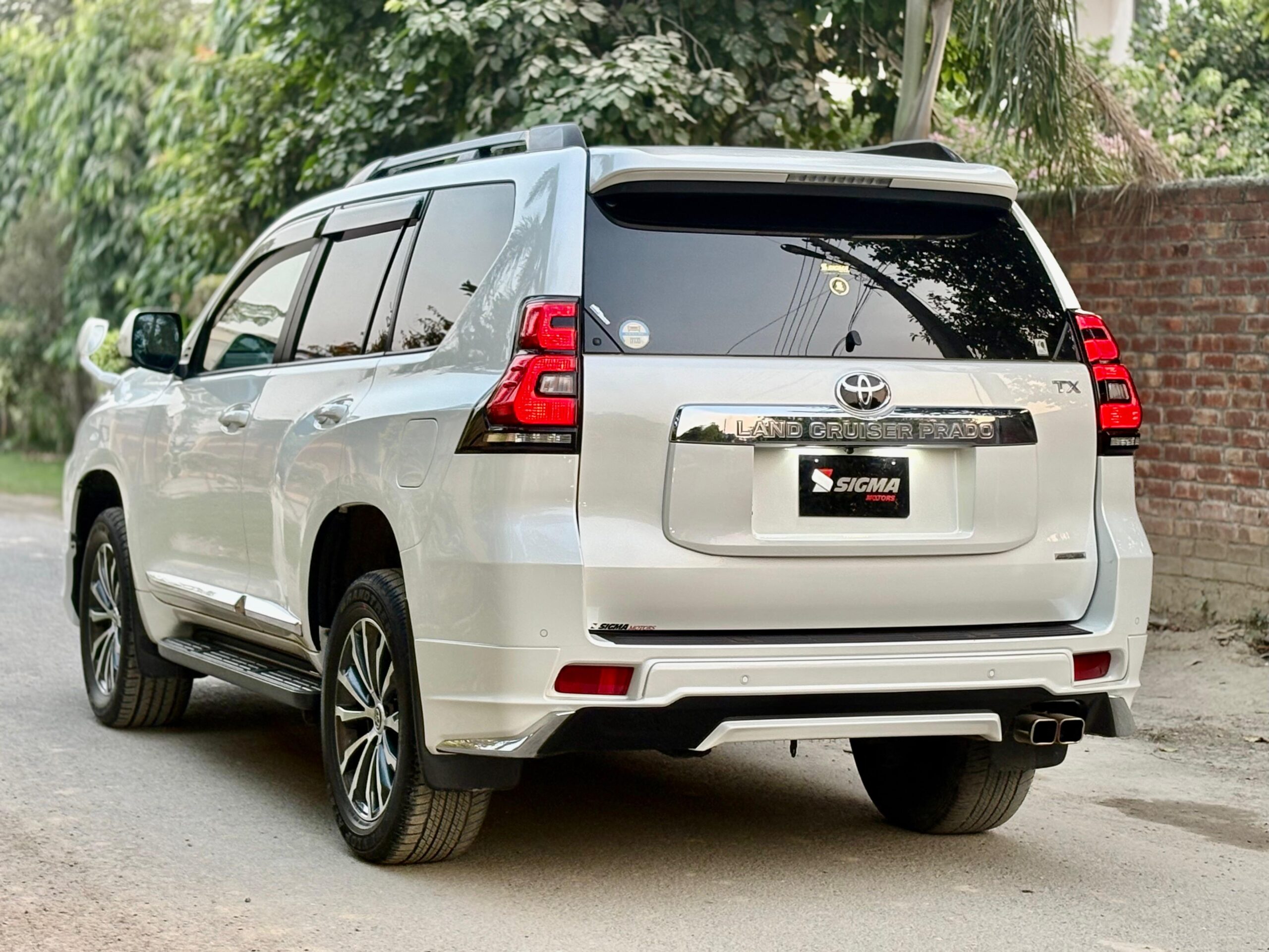
								Toyota Land Cruiser Prado TXL 2020 full									