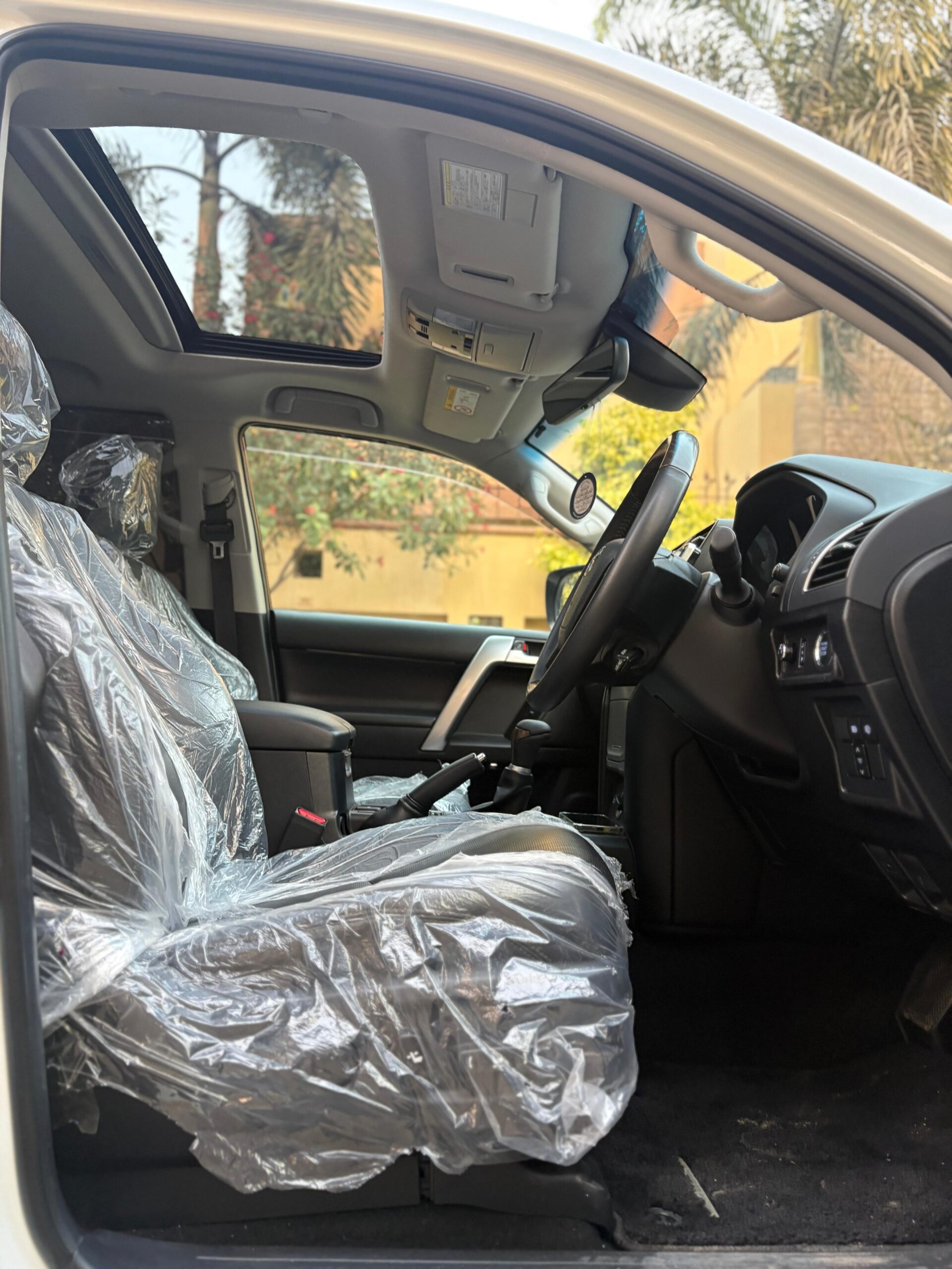 
								Toyota Land Cruiser Prado TXL 2020 full									