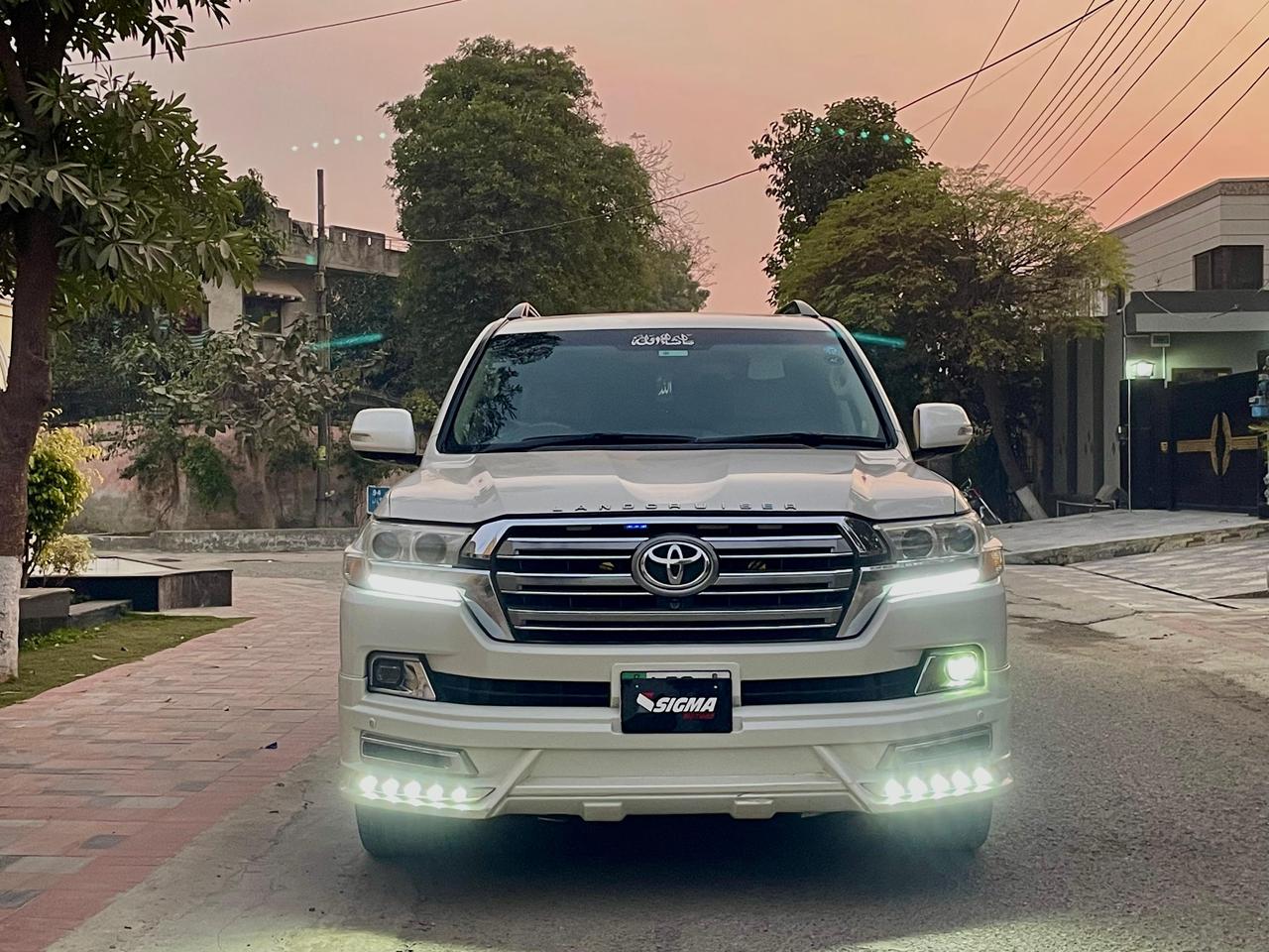 
								Toyota Land Cruiser ZX 2012 full									
