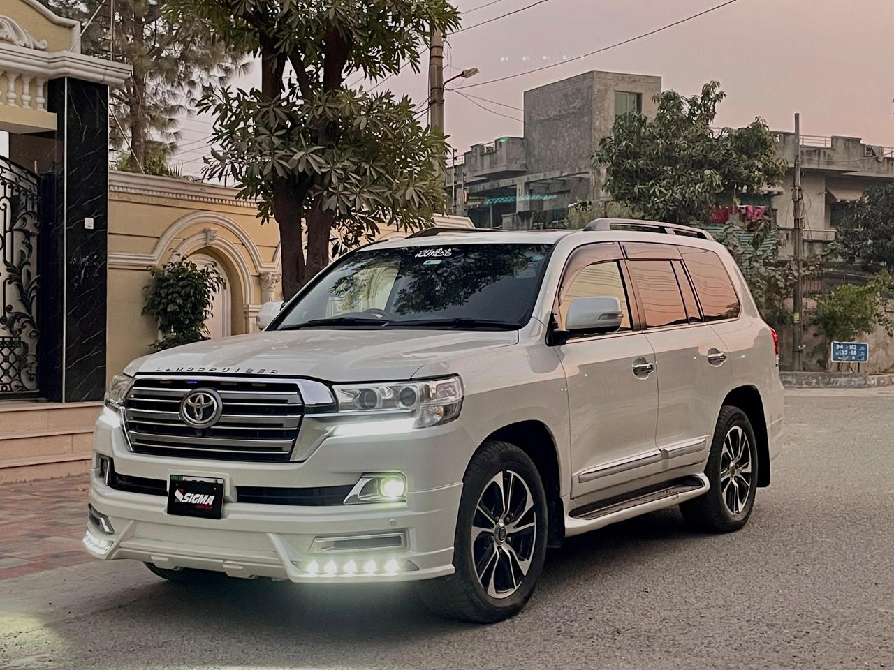 
								Toyota Land Cruiser ZX 2012 full									