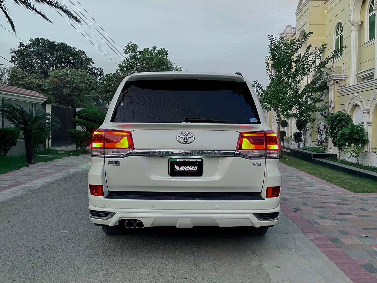 
								Toyota Land Cruiser ZX 2012 full									
