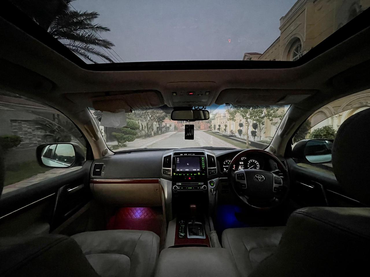 
								Toyota Land Cruiser ZX 2012 full									