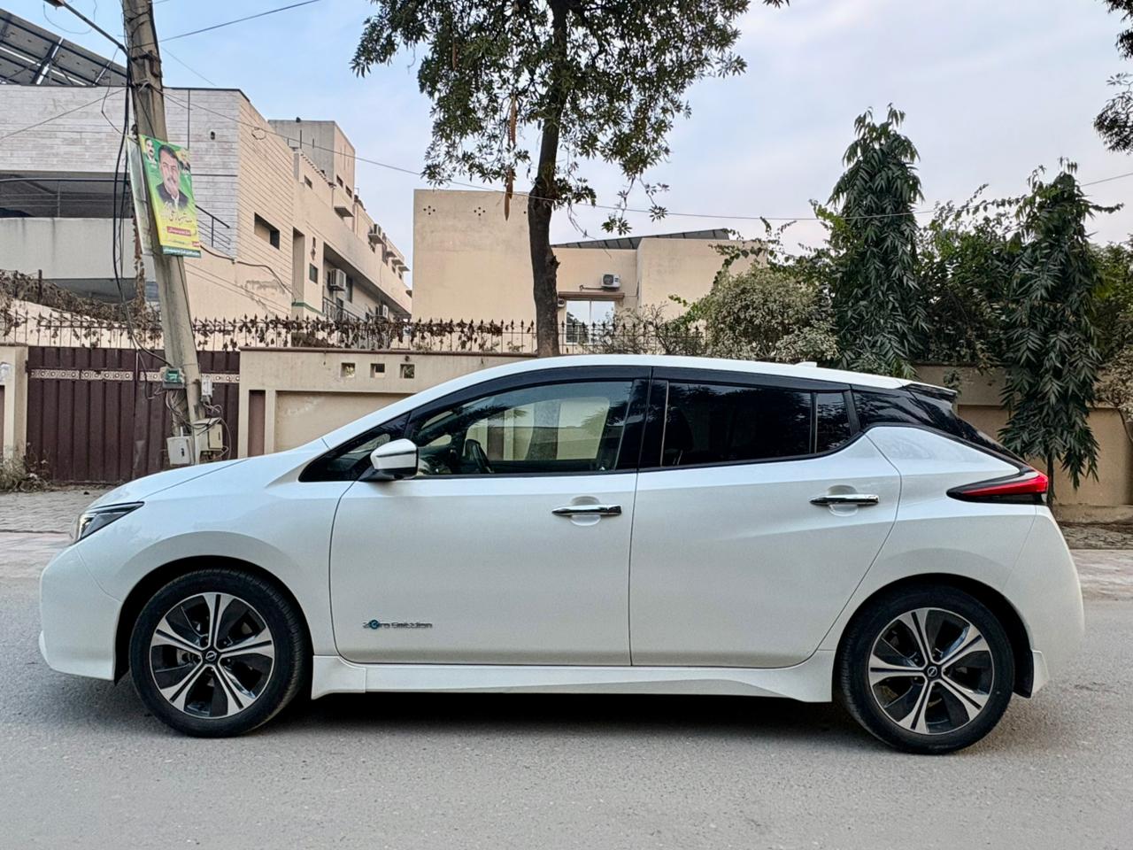 
								Nissan Leaf EV Zero Emission 2021 full									
