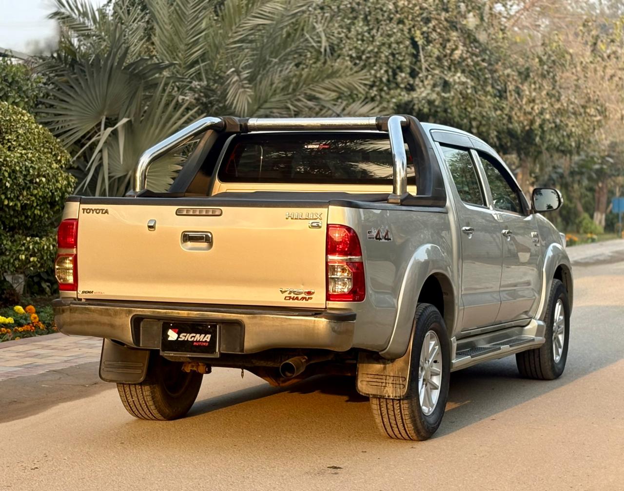 
								Hilux Vigo Thailand Model full									