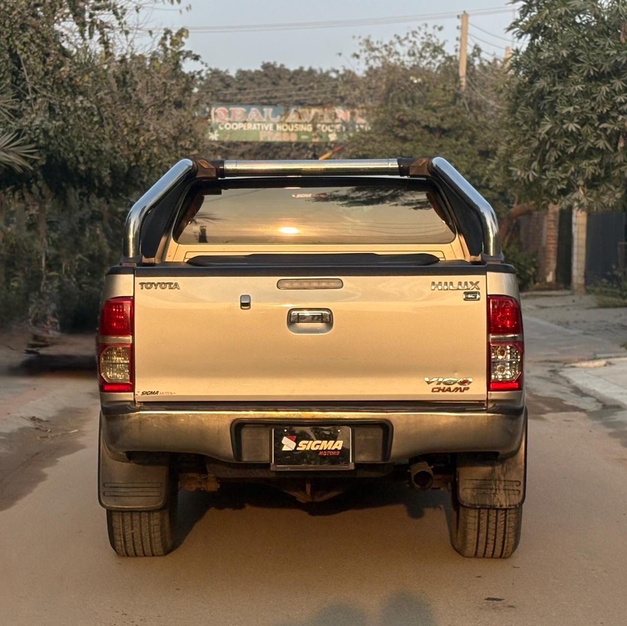 
								Hilux Vigo Thailand Model full									