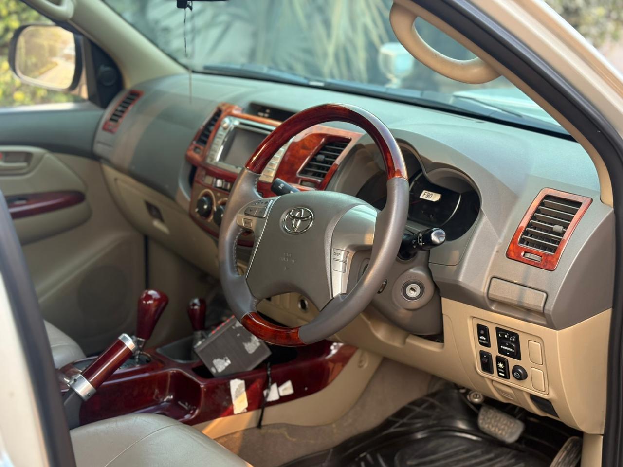 
								Hilux Vigo Thailand Model full									