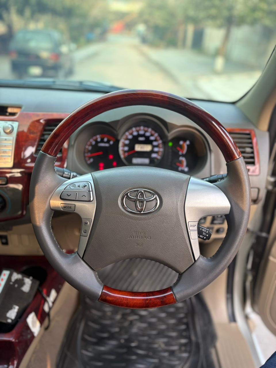 
								Hilux Vigo Thailand Model full									