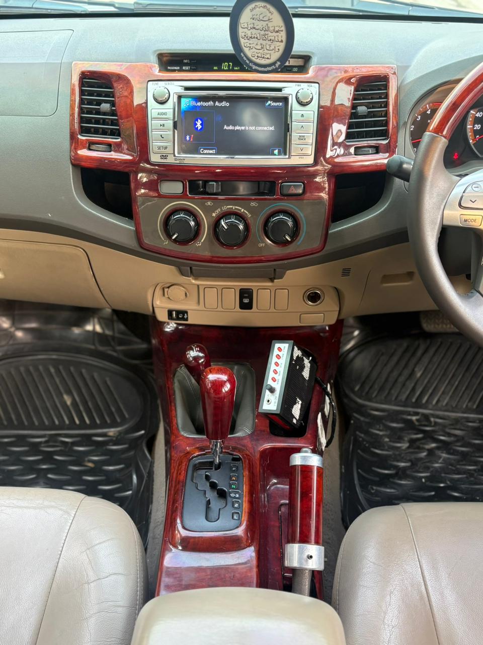 
								Hilux Vigo Thailand Model full									